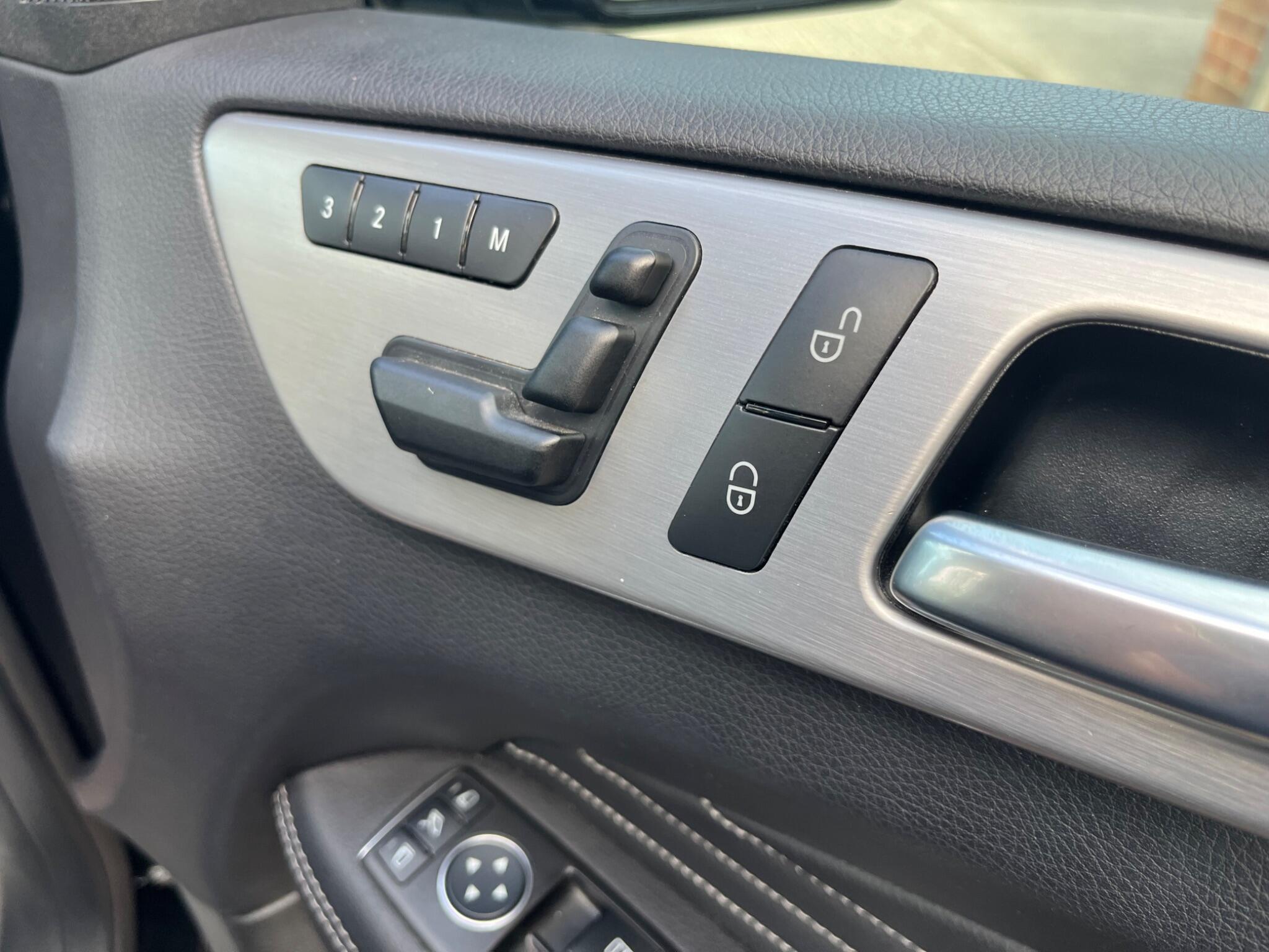 Mercedes-Benz M-Class view 33
