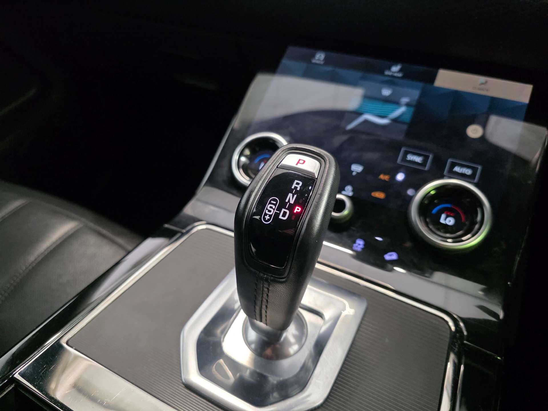 Land Rover Range Rover Evoque view 28