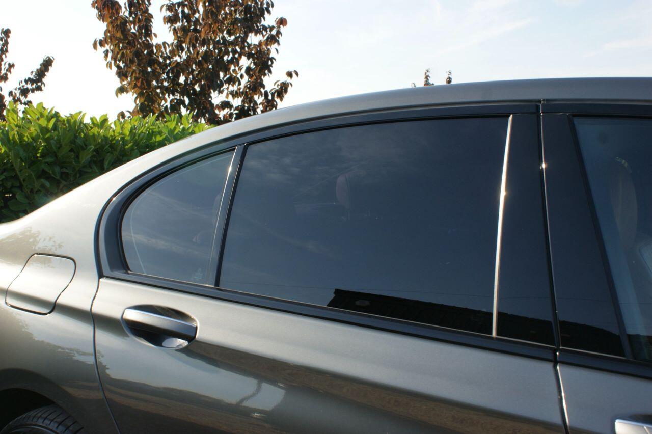 BMW 7 Series view 12