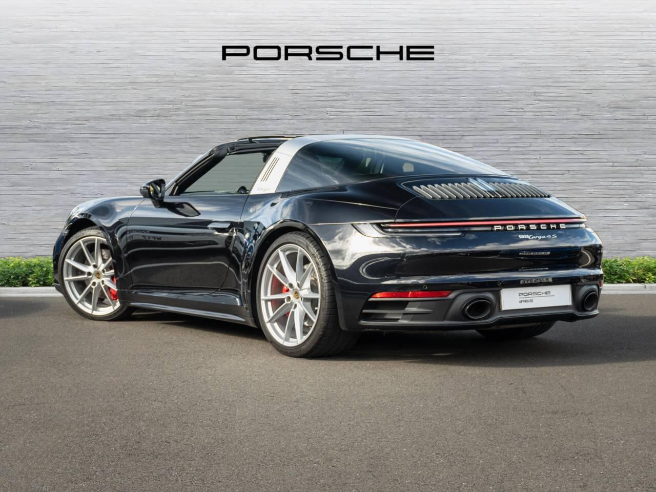 Porsche 911 view 3