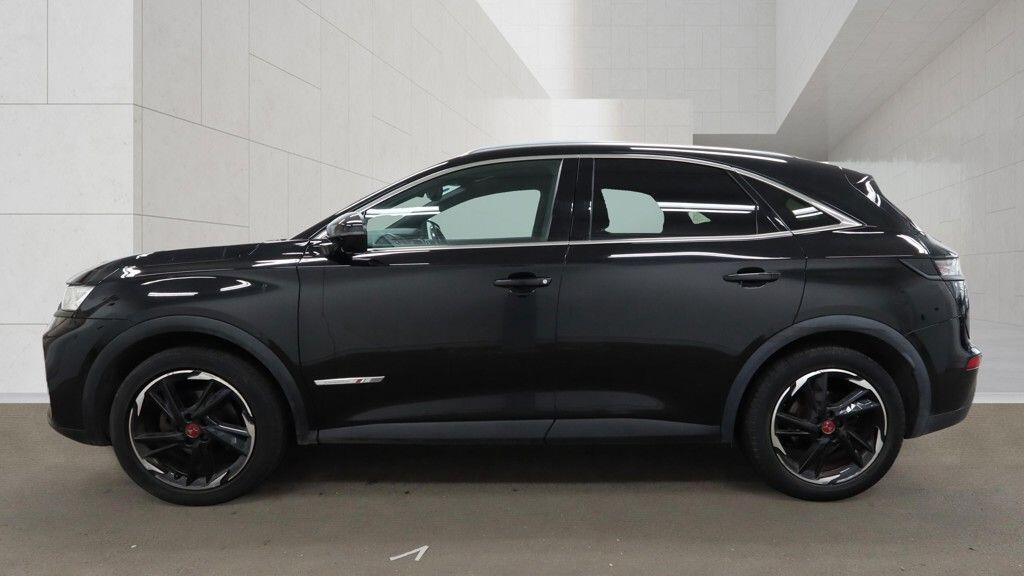 DS Automobiles DS 7 Crossback view 8