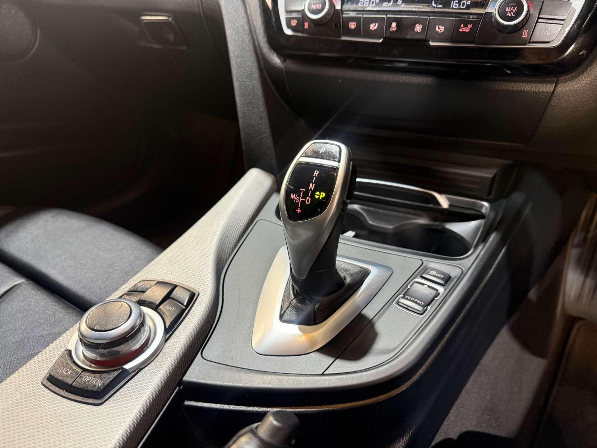 BMW 3 Series view 31