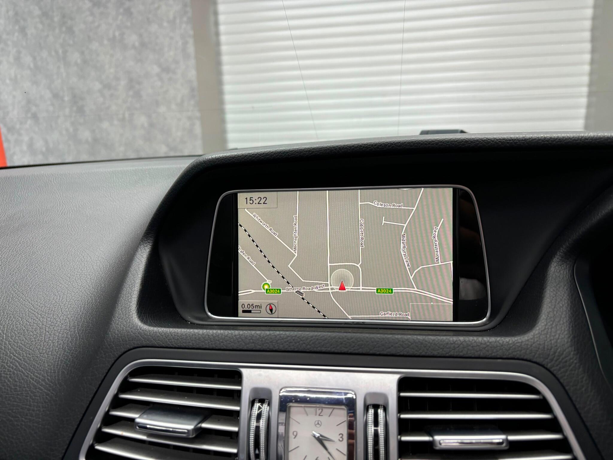 Mercedes-Benz E Class view 8