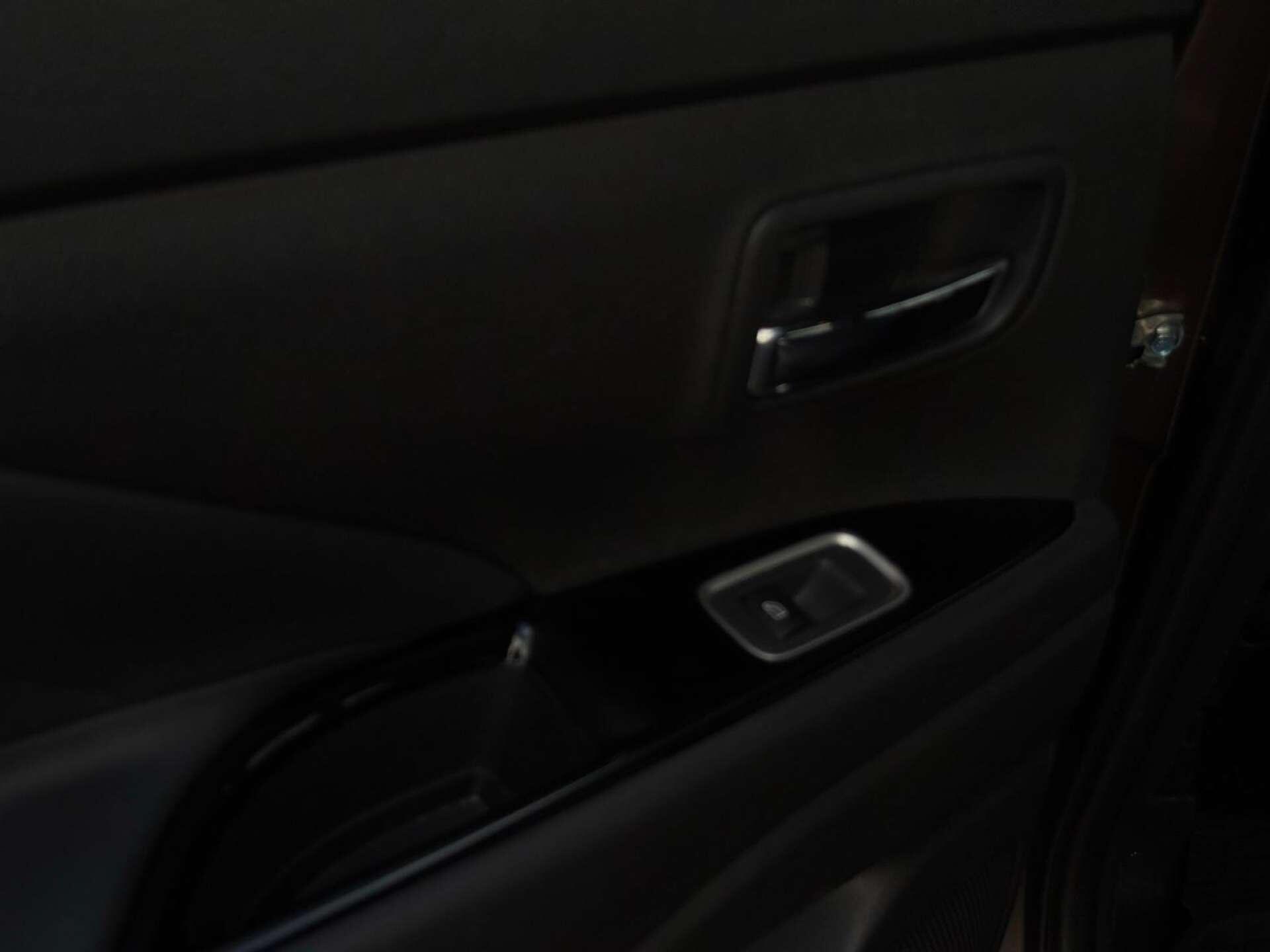 Mitsubishi Outlander view 39