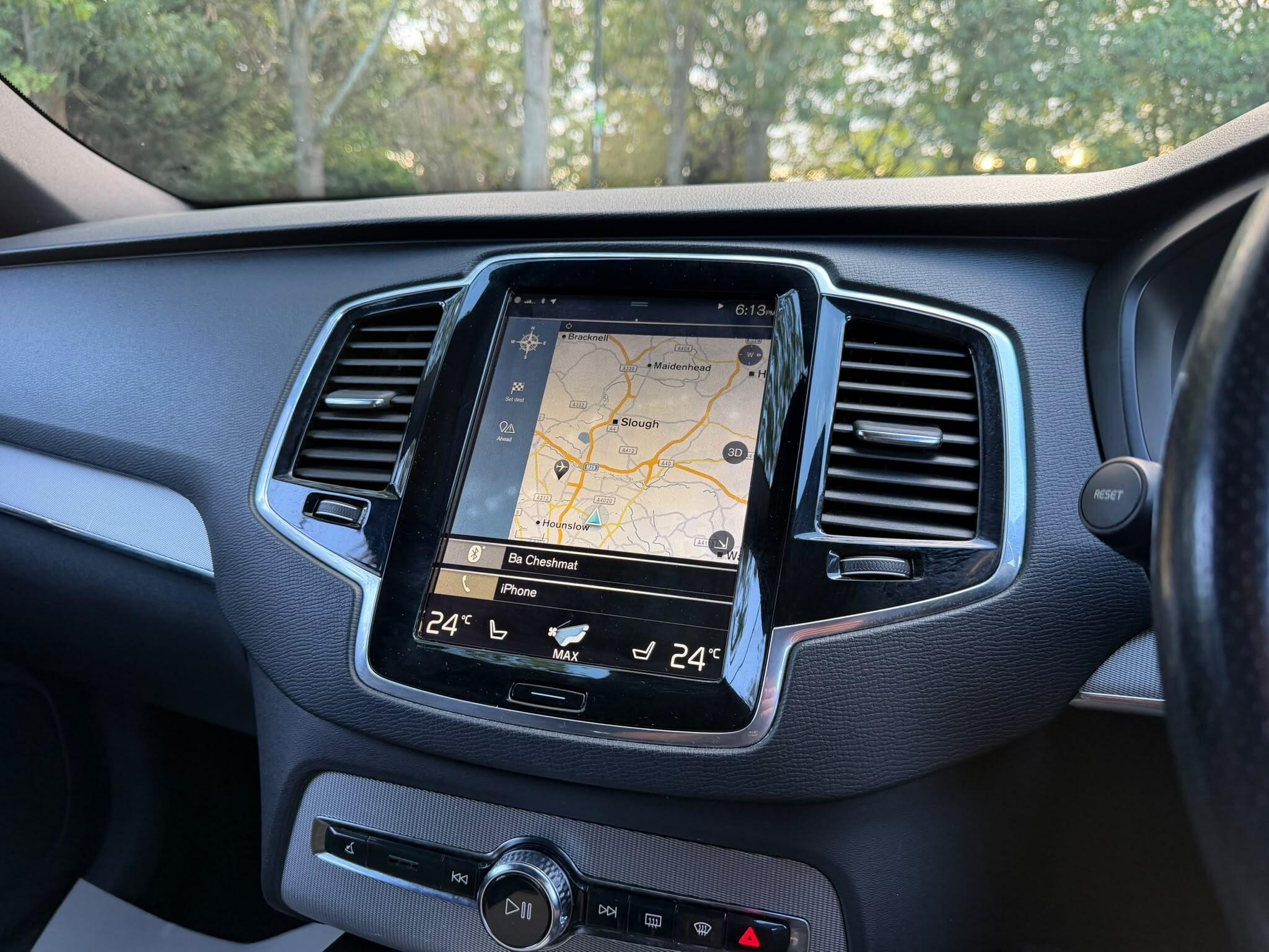 Volvo XC90 view 32