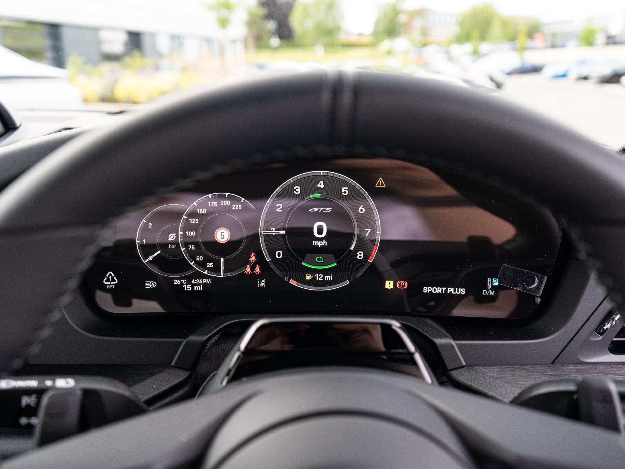 Porsche 911 view 39