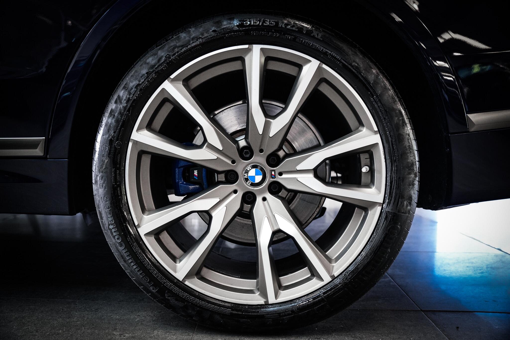 BMW X7 view 30
