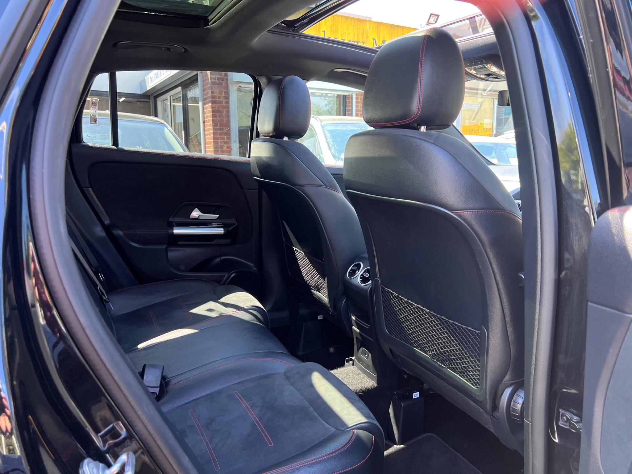 Mercedes-Benz Gla view 34