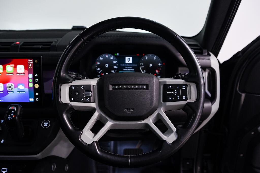 Land Rover Defender view 28