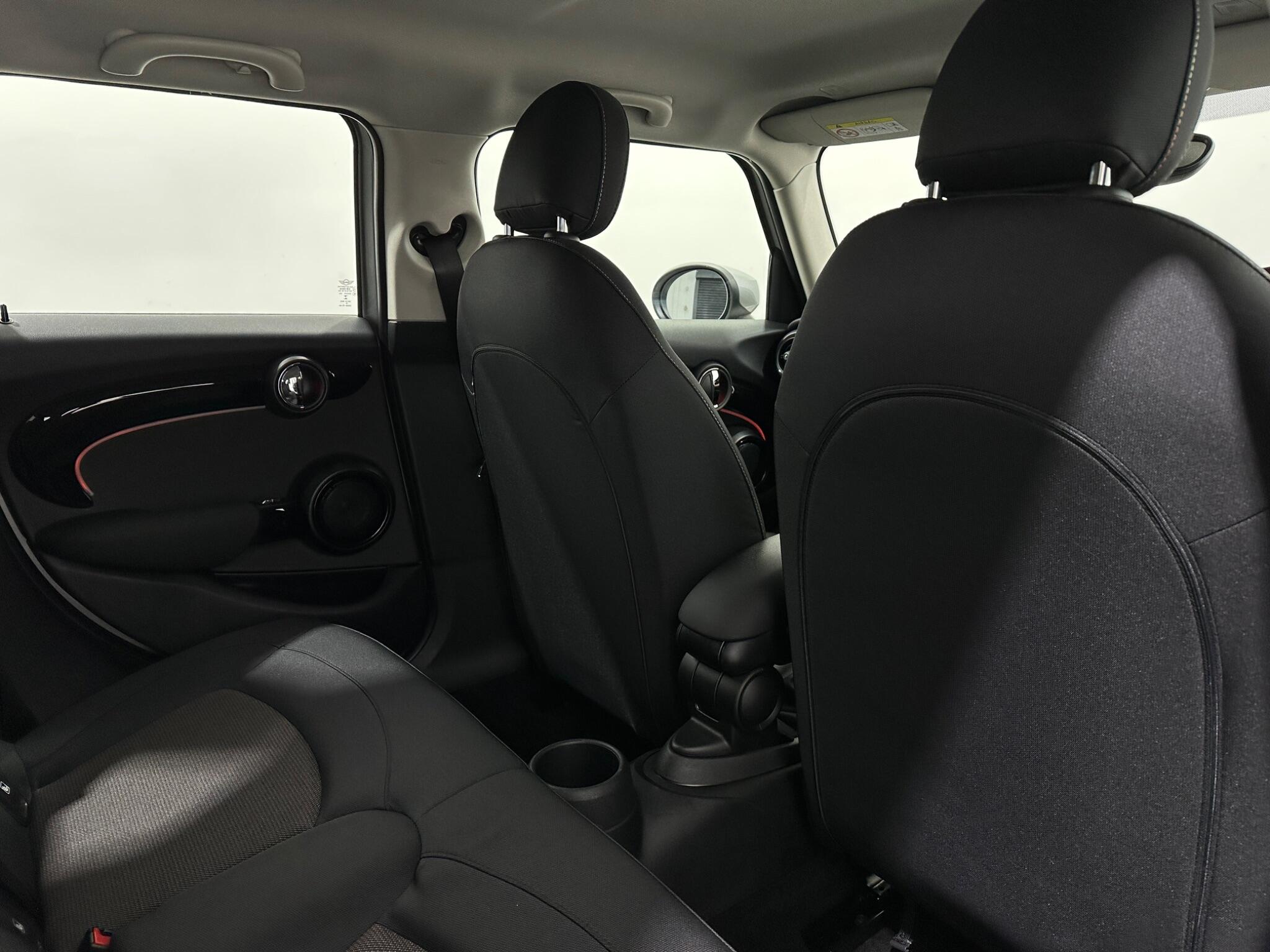 Mini Cooper view 41