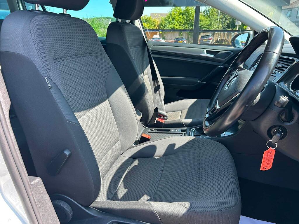 Volkswagen Golf view 11