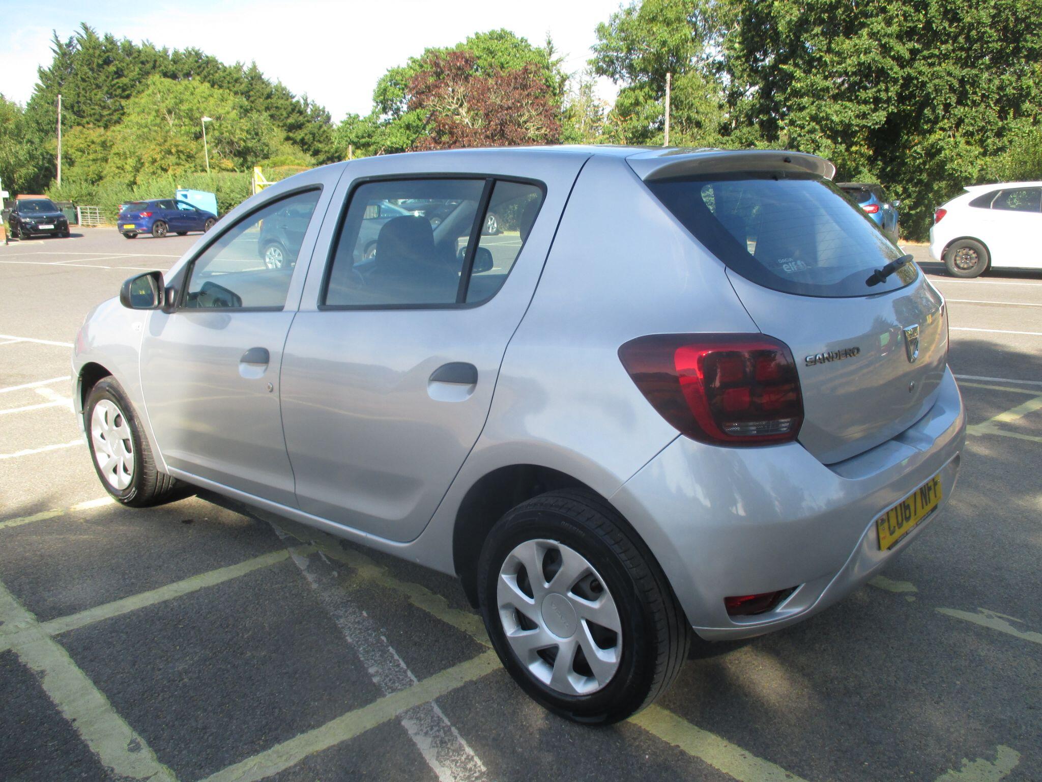 Dacia Sandero view 14