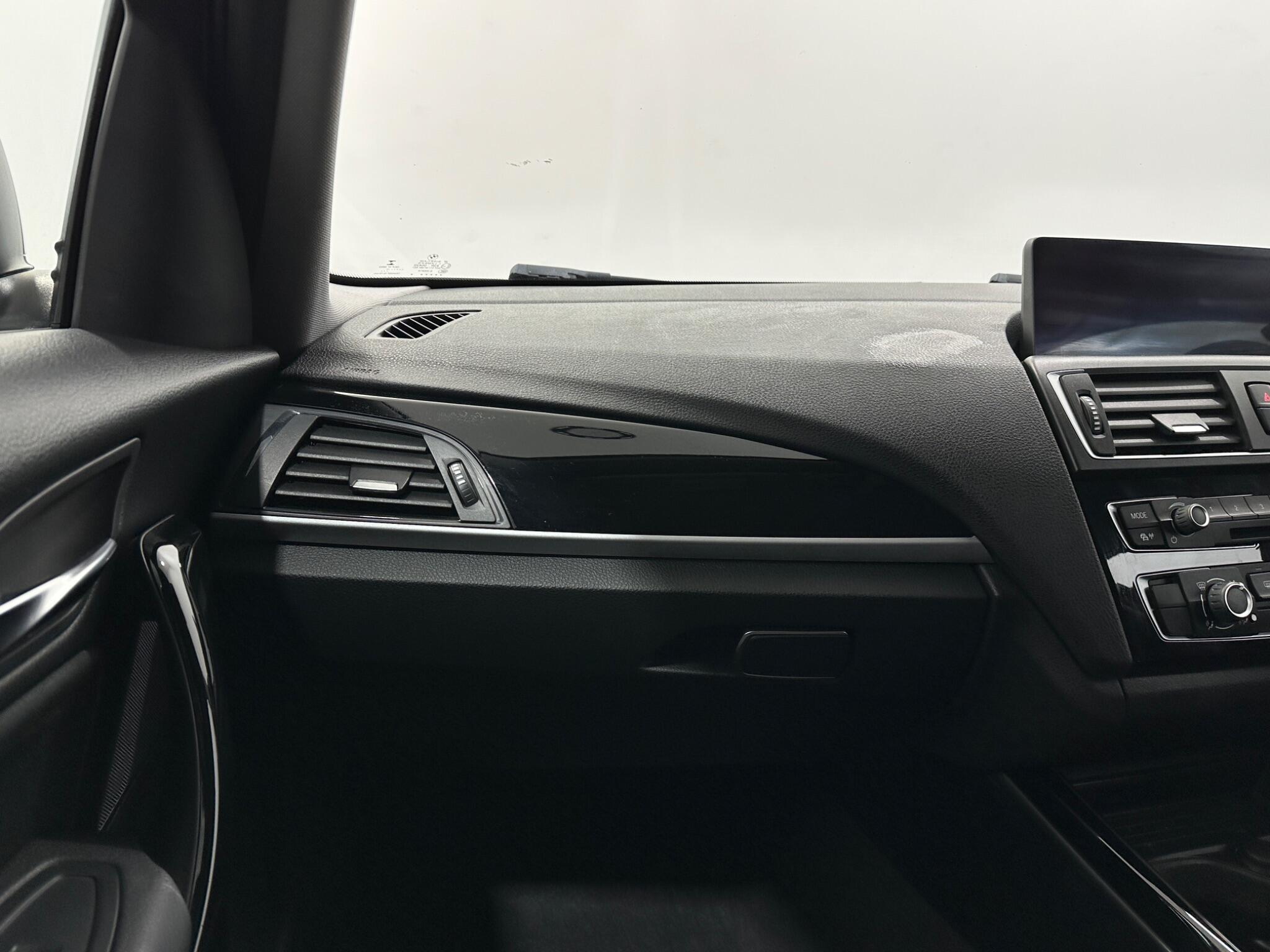 BMW 1 Series view 29