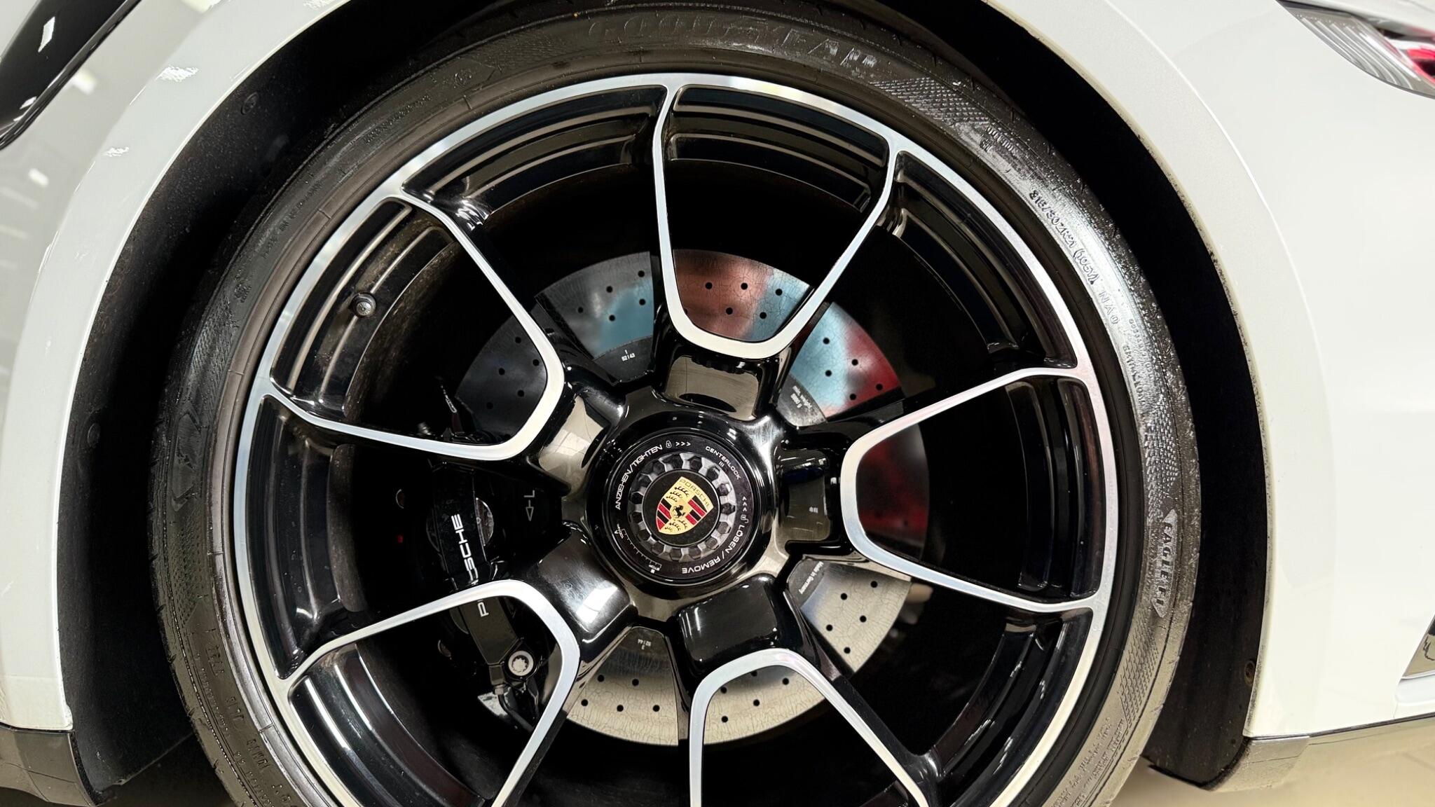 Porsche 911 view 56