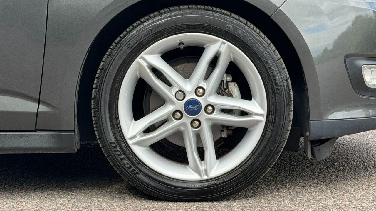 Ford C-Max view 40
