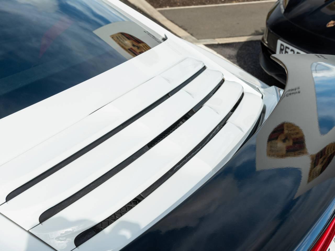 Porsche 911 view 10