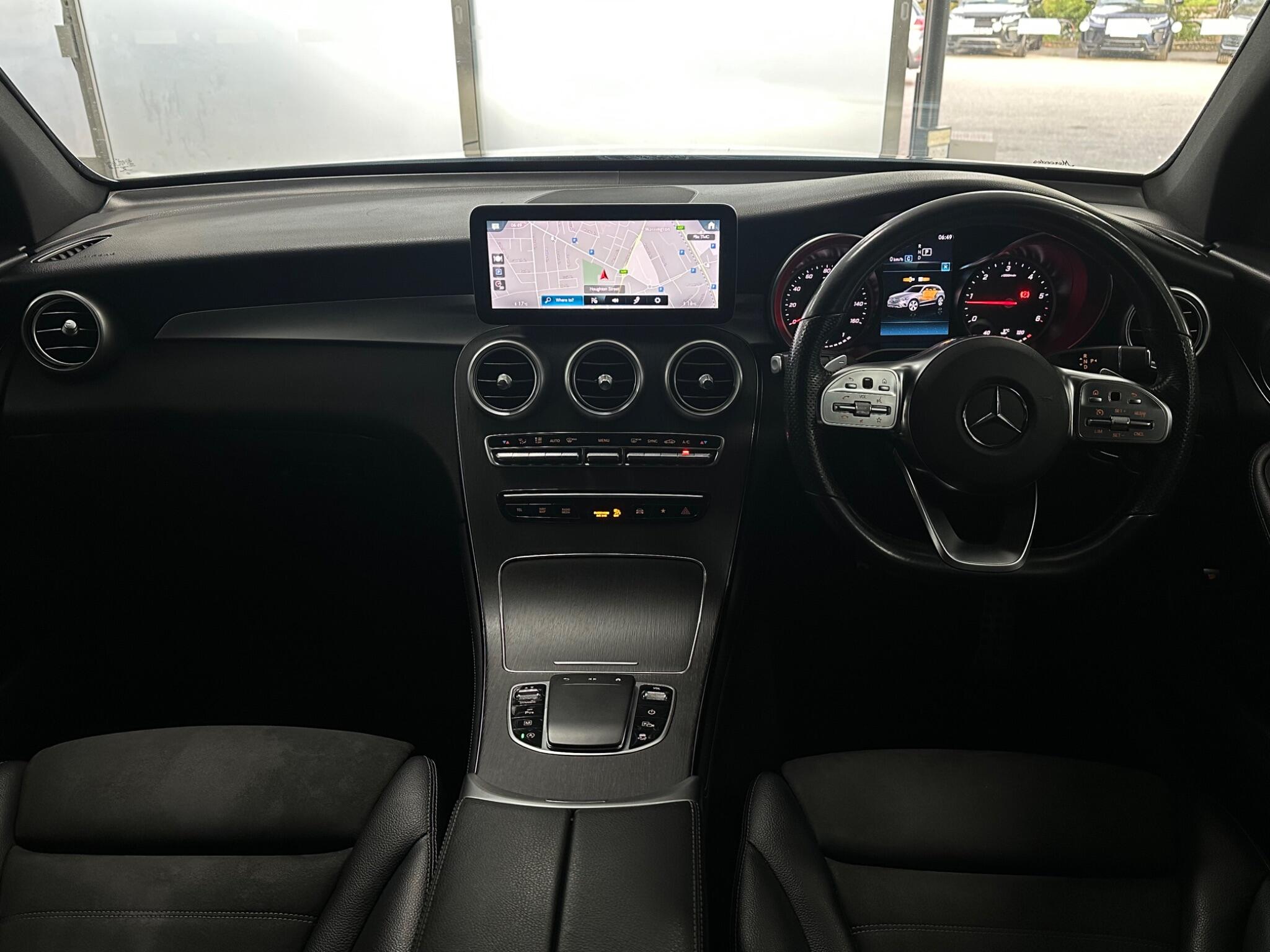 Mercedes-Benz GLC view 17