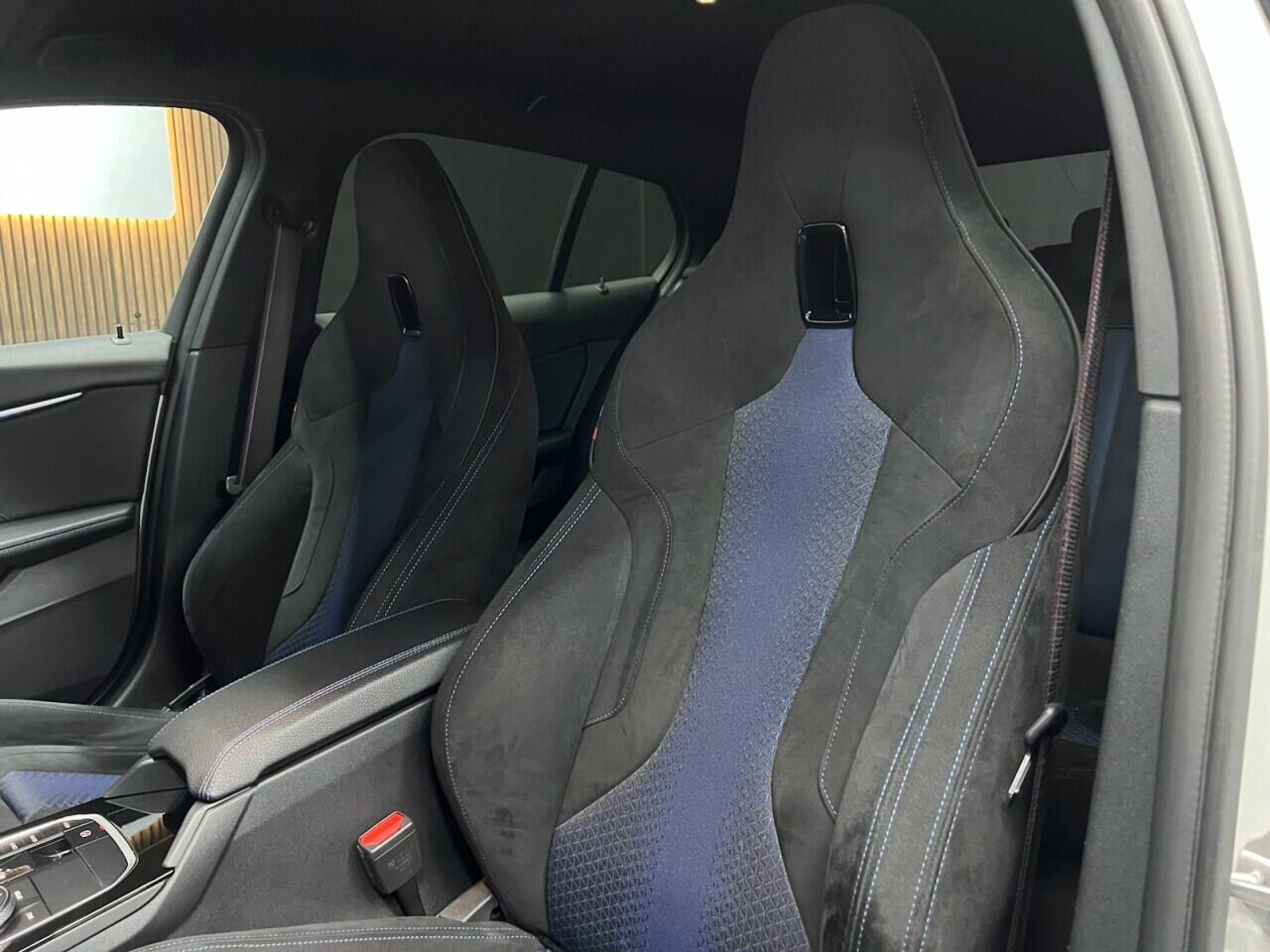 BMW 1 Series view 30