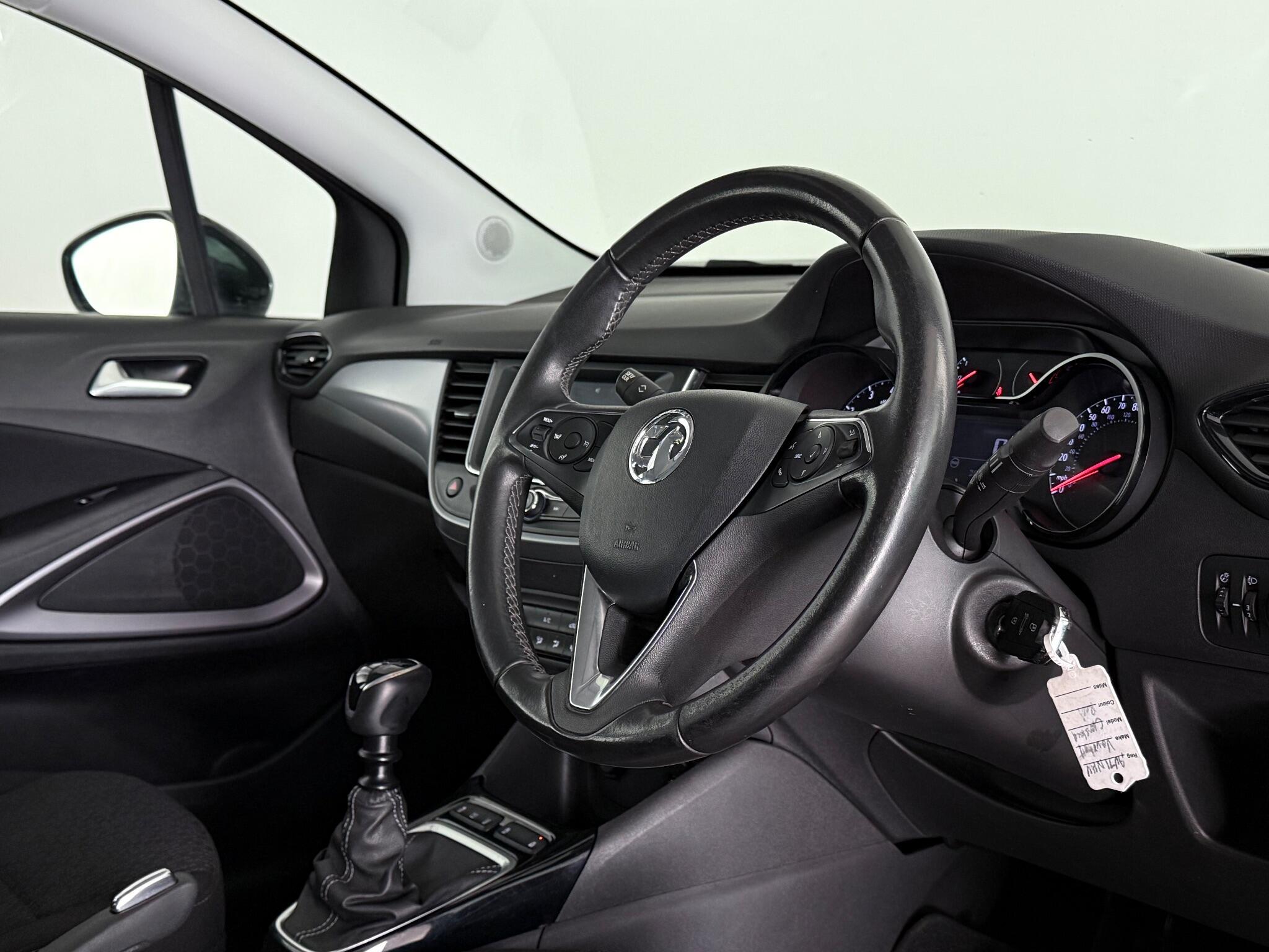 Vauxhall Crossland view 3