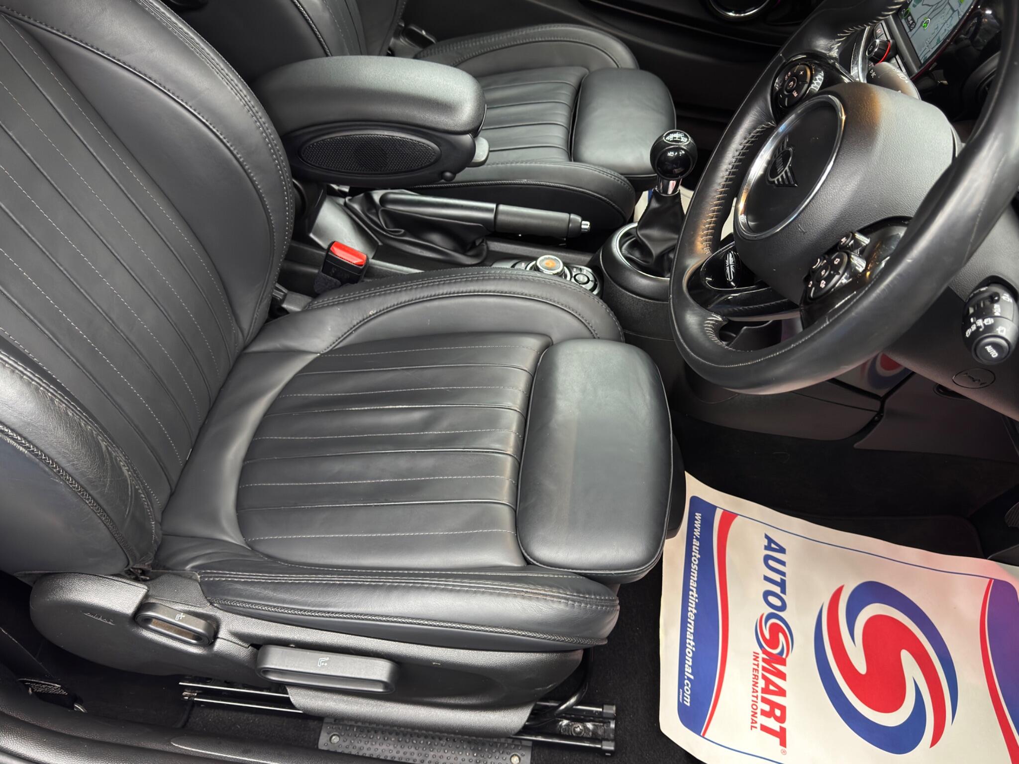 MINI Hatch view 13