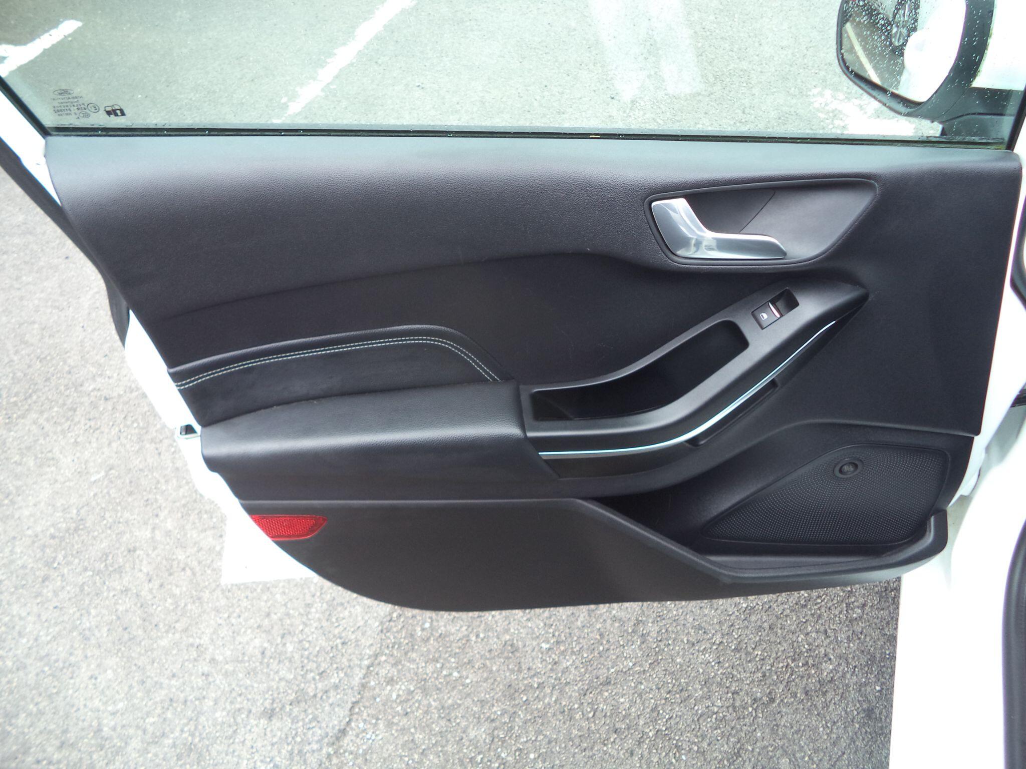 Ford Fiesta view 26