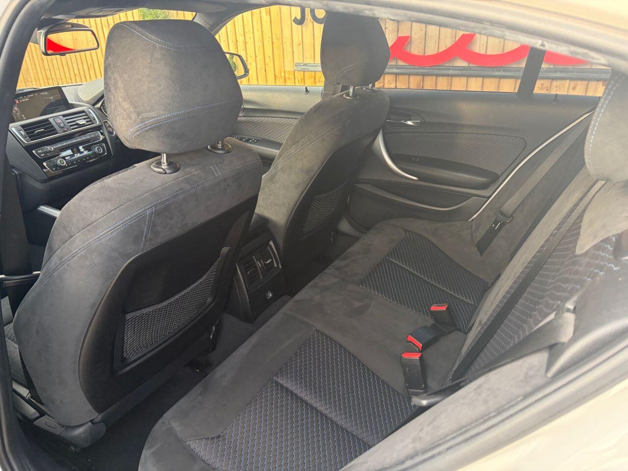 BMW 1 Series view 20