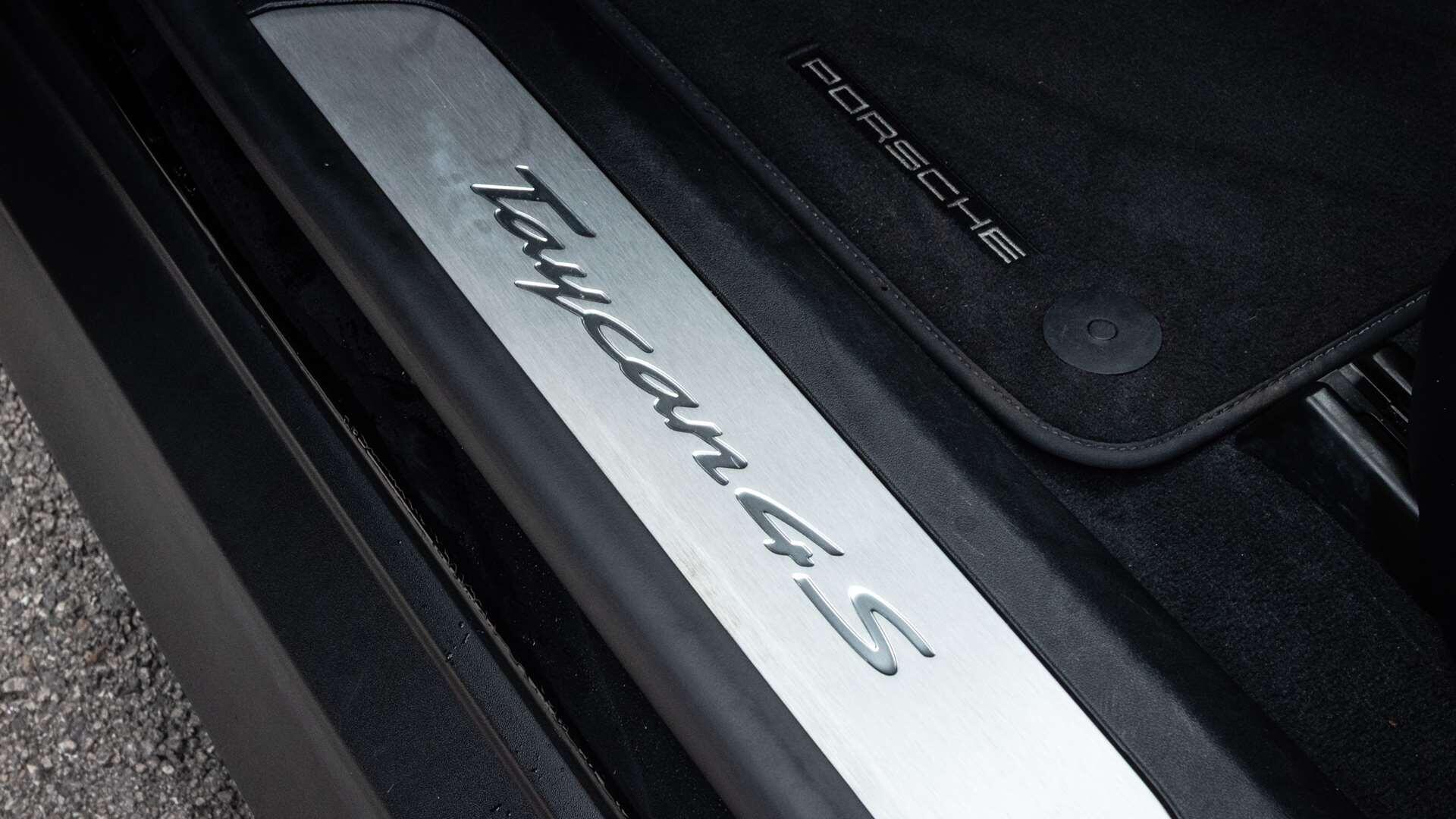 Porsche Taycan view 15
