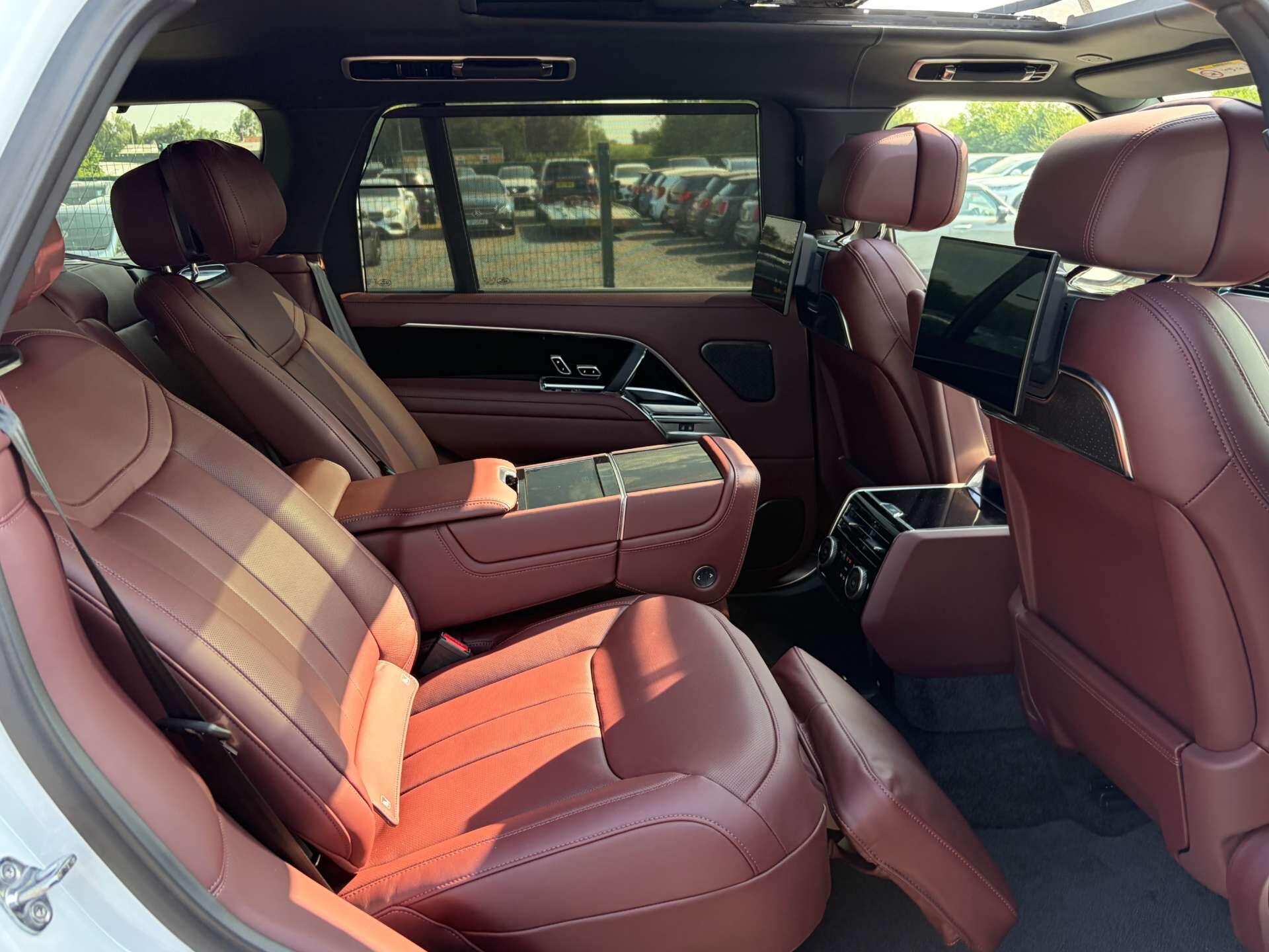 Land Rover Range Rover view 32