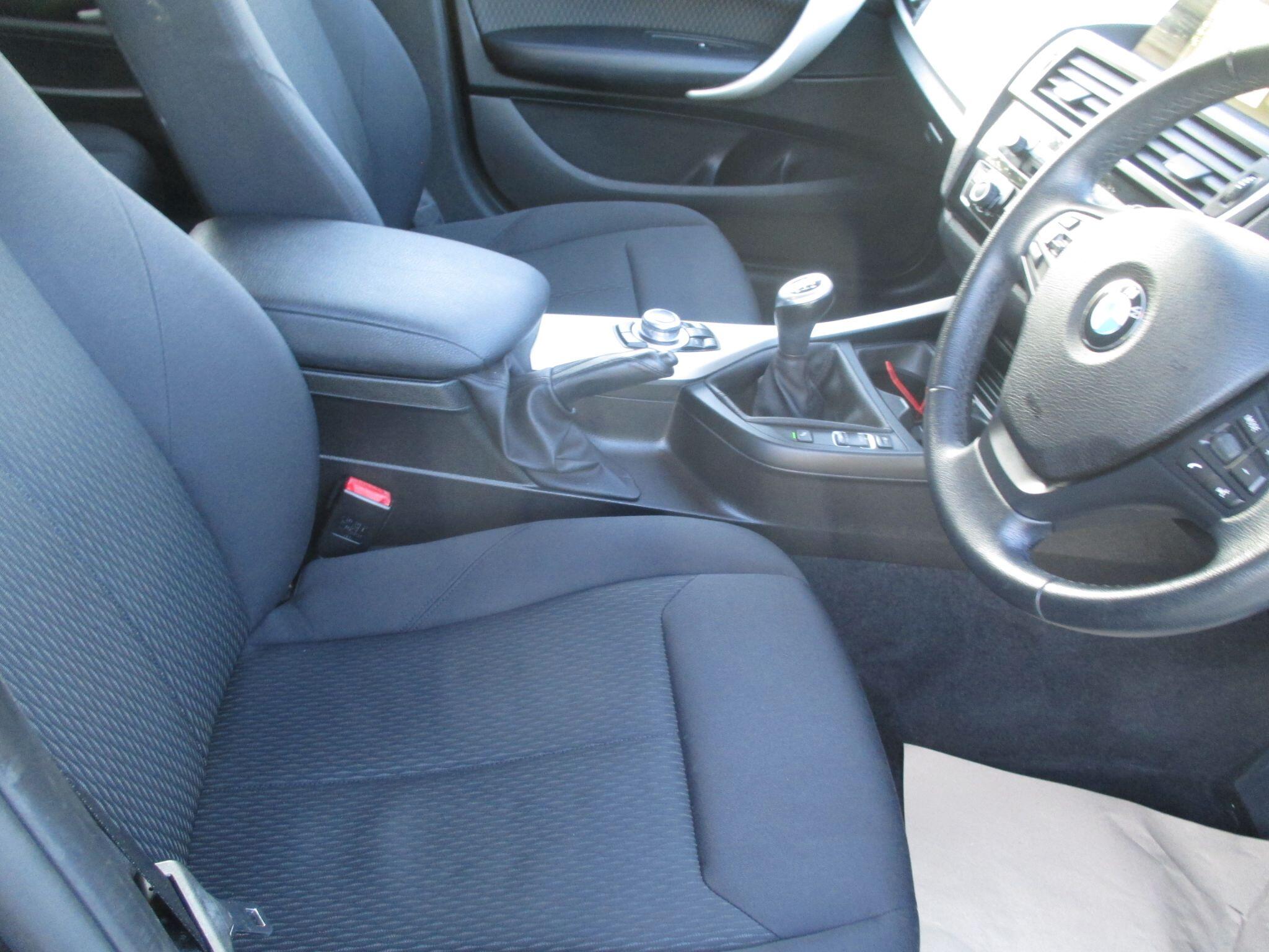 BMW 1 Series view 23