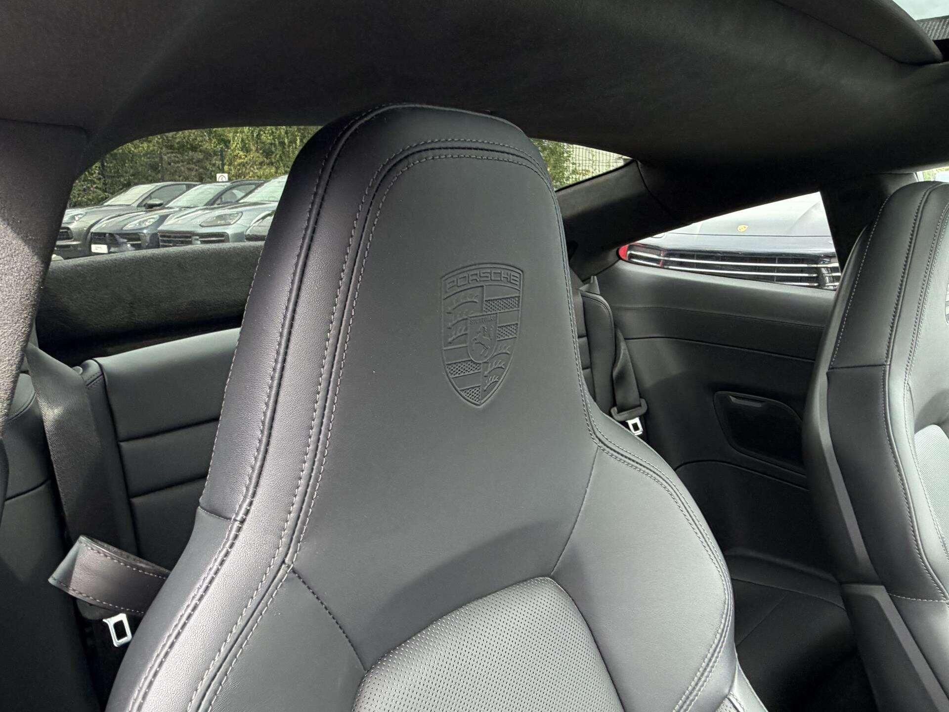 Porsche 911 view 16