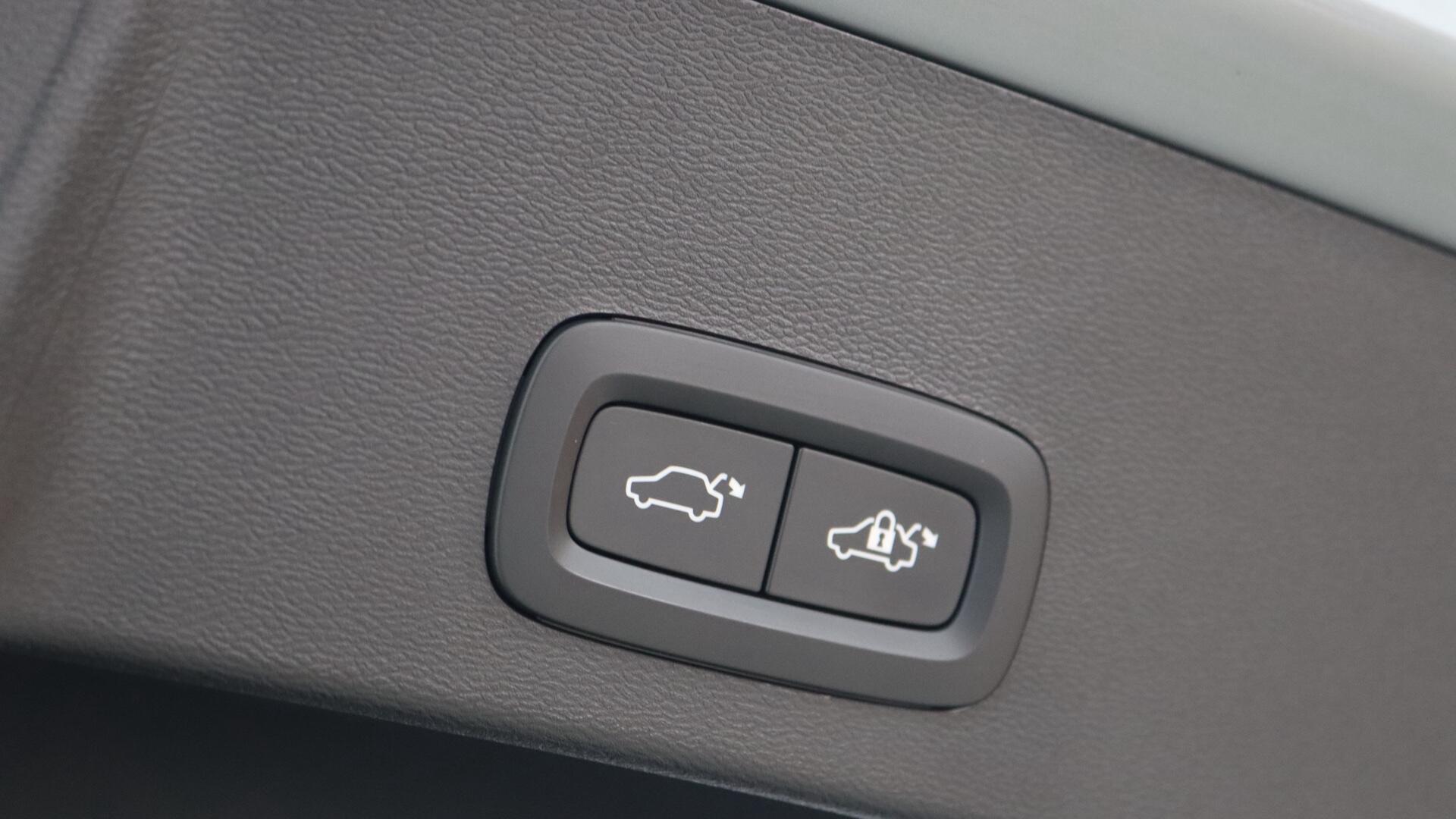 Volvo XC40 view 28