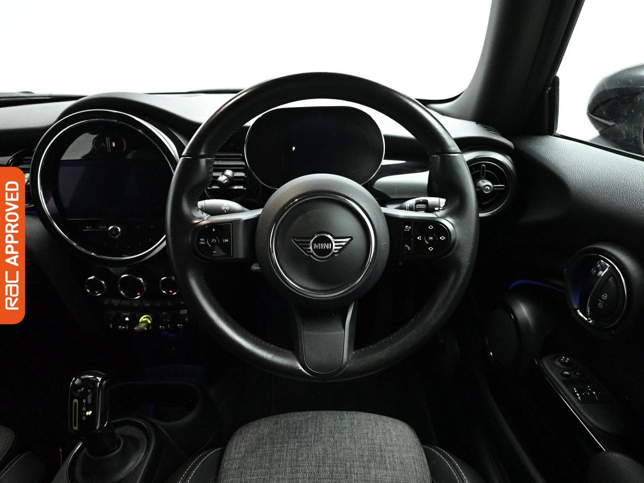 Mini Hatch view 10