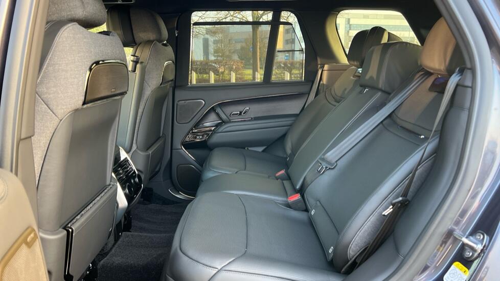 Land Rover Range Rover view 4