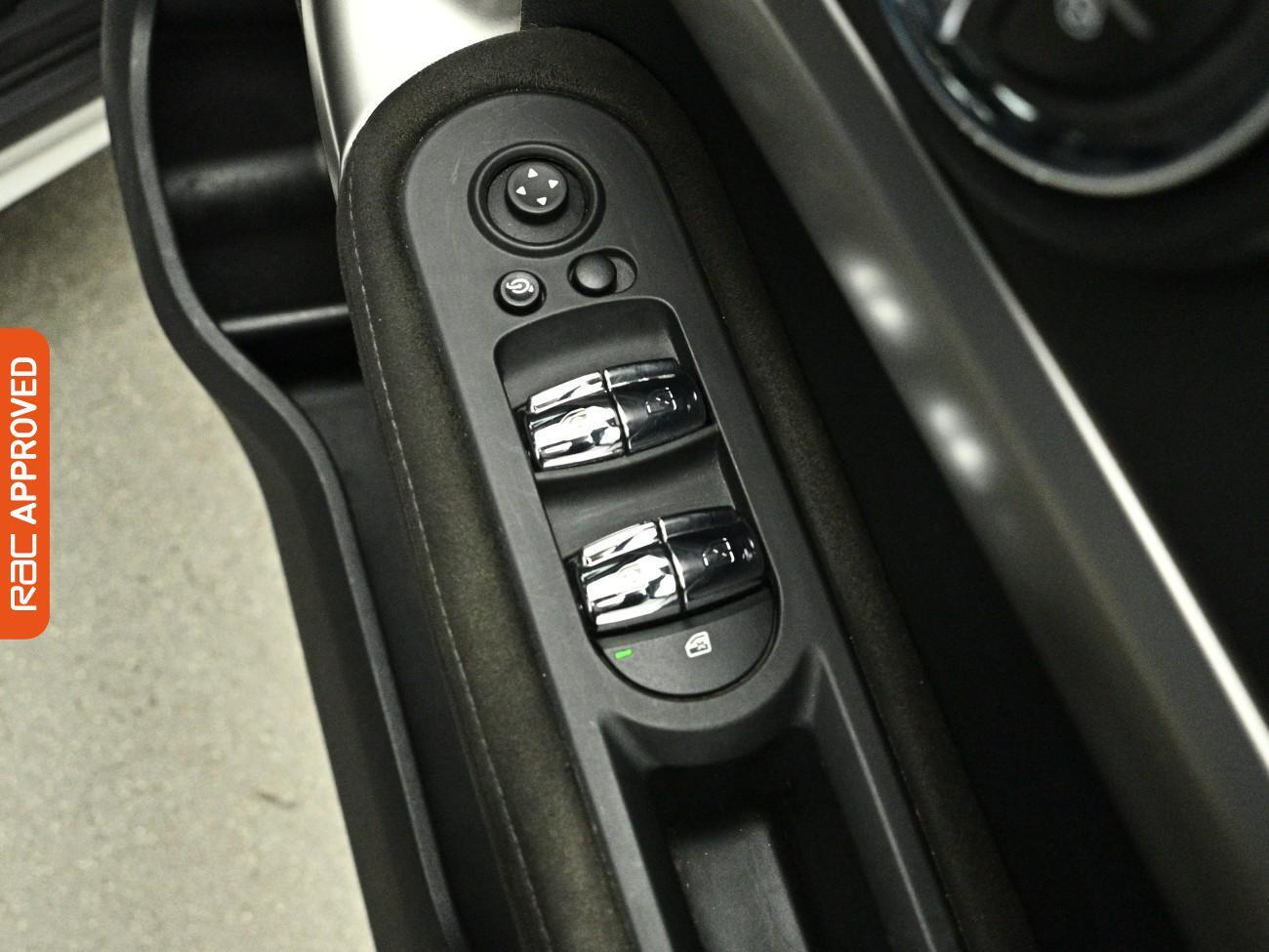 MINI Countryman view 25