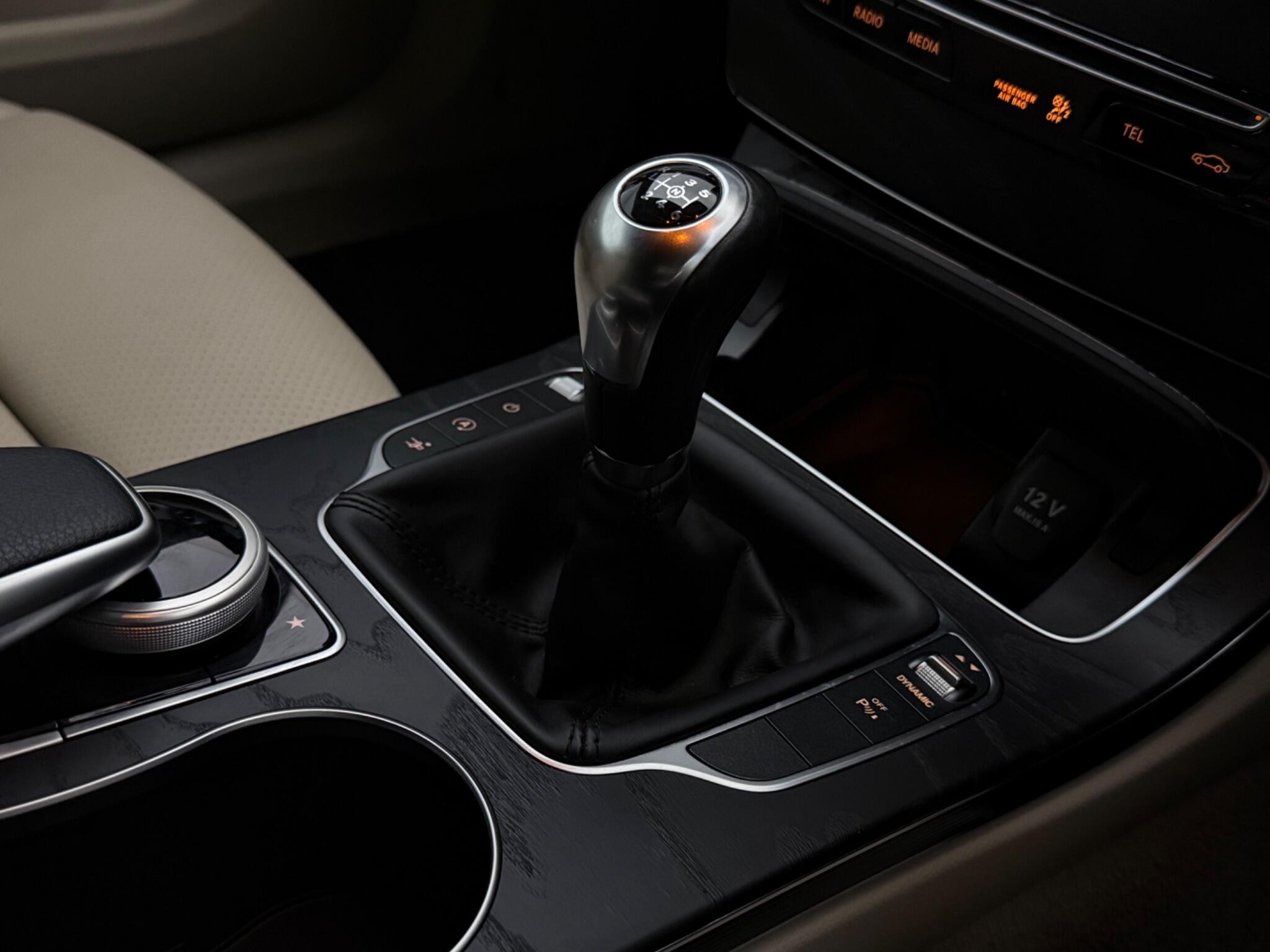 Mercedes-Benz C-Class view 23