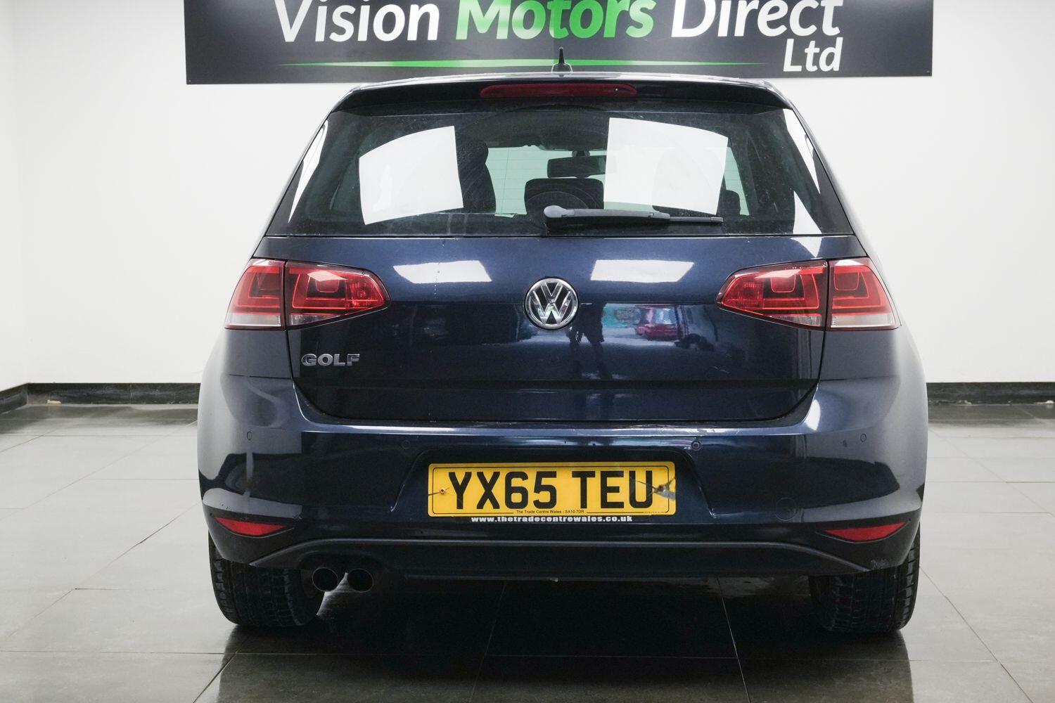 Volkswagen Golf view 3