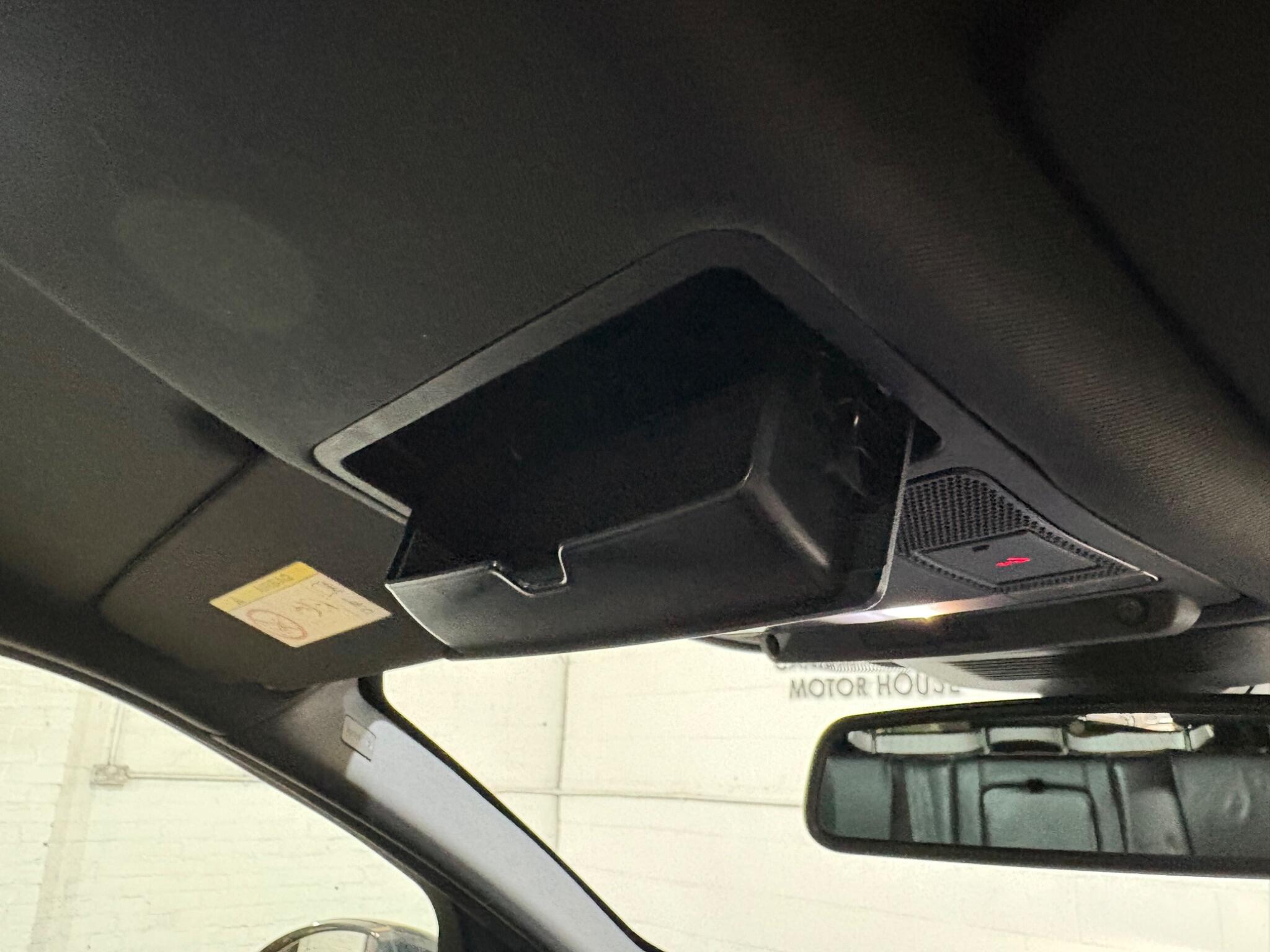 Land Rover Discovery Sport view 13