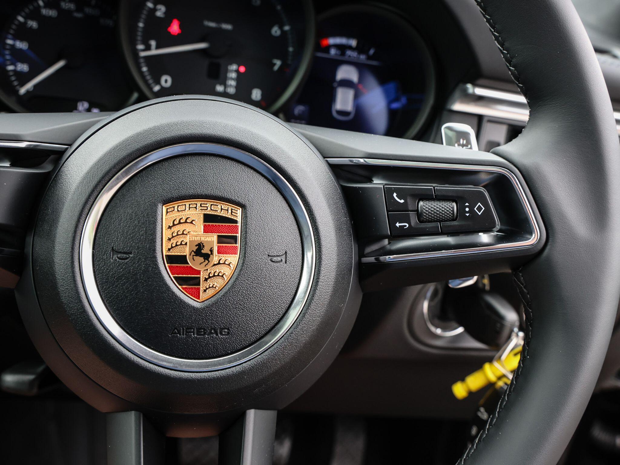 Porsche Macan view 49