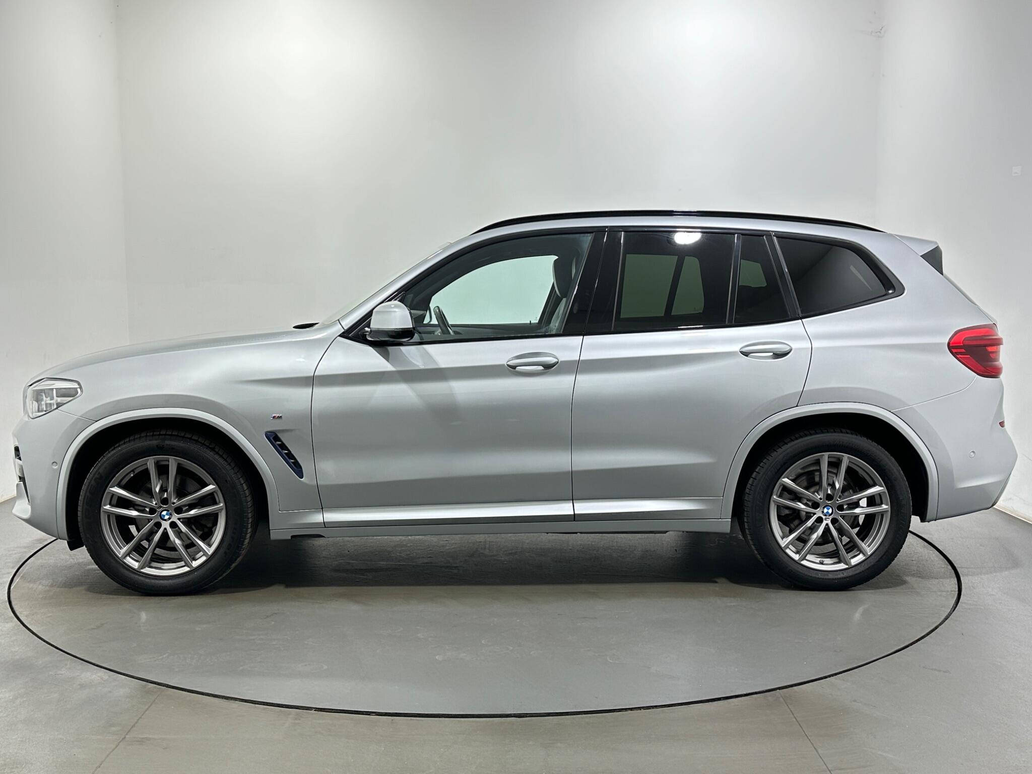 BMW X3 view 5