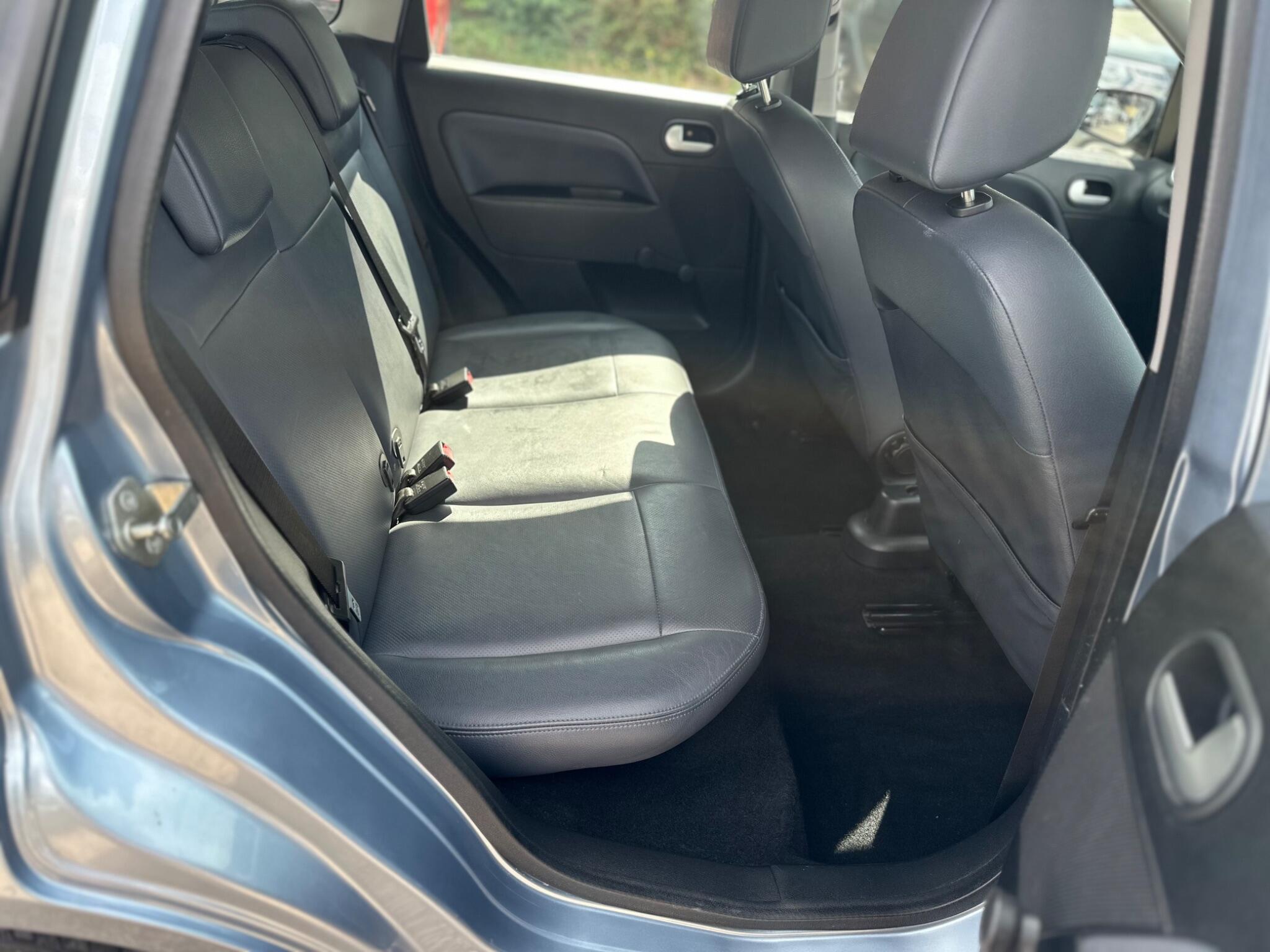 Ford Fiesta view 43