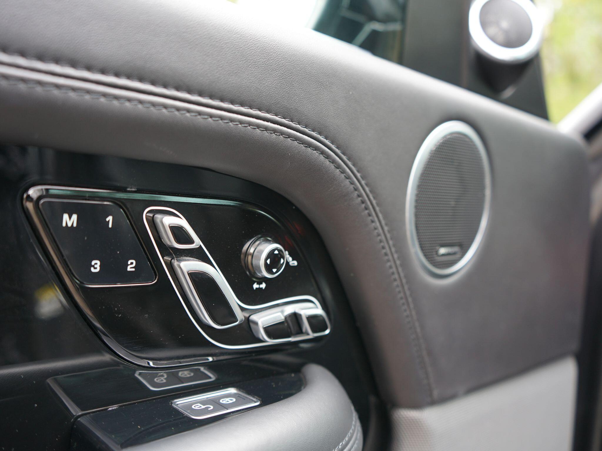 Land Rover Range Rover view 18
