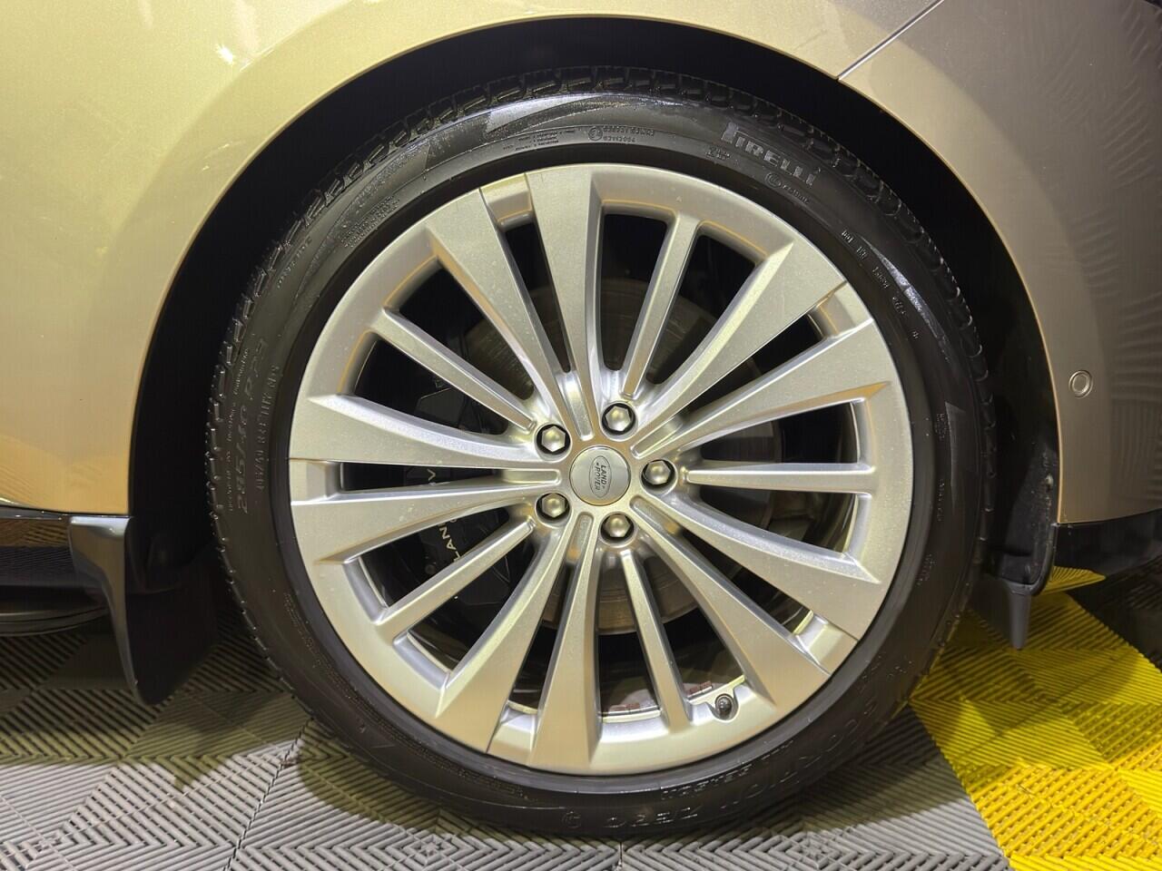 Land Rover Range Rover view 6