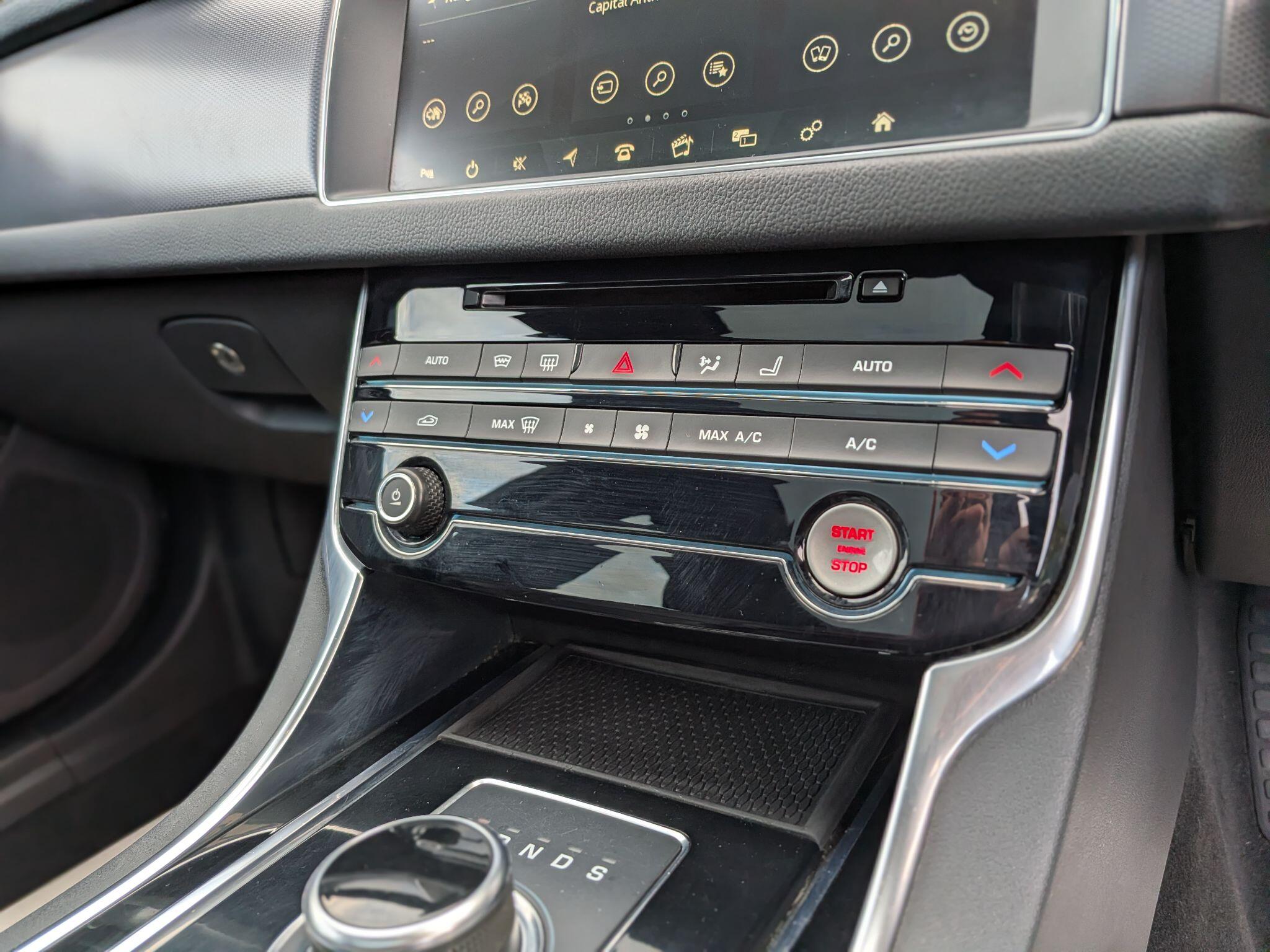 Jaguar XF view 45