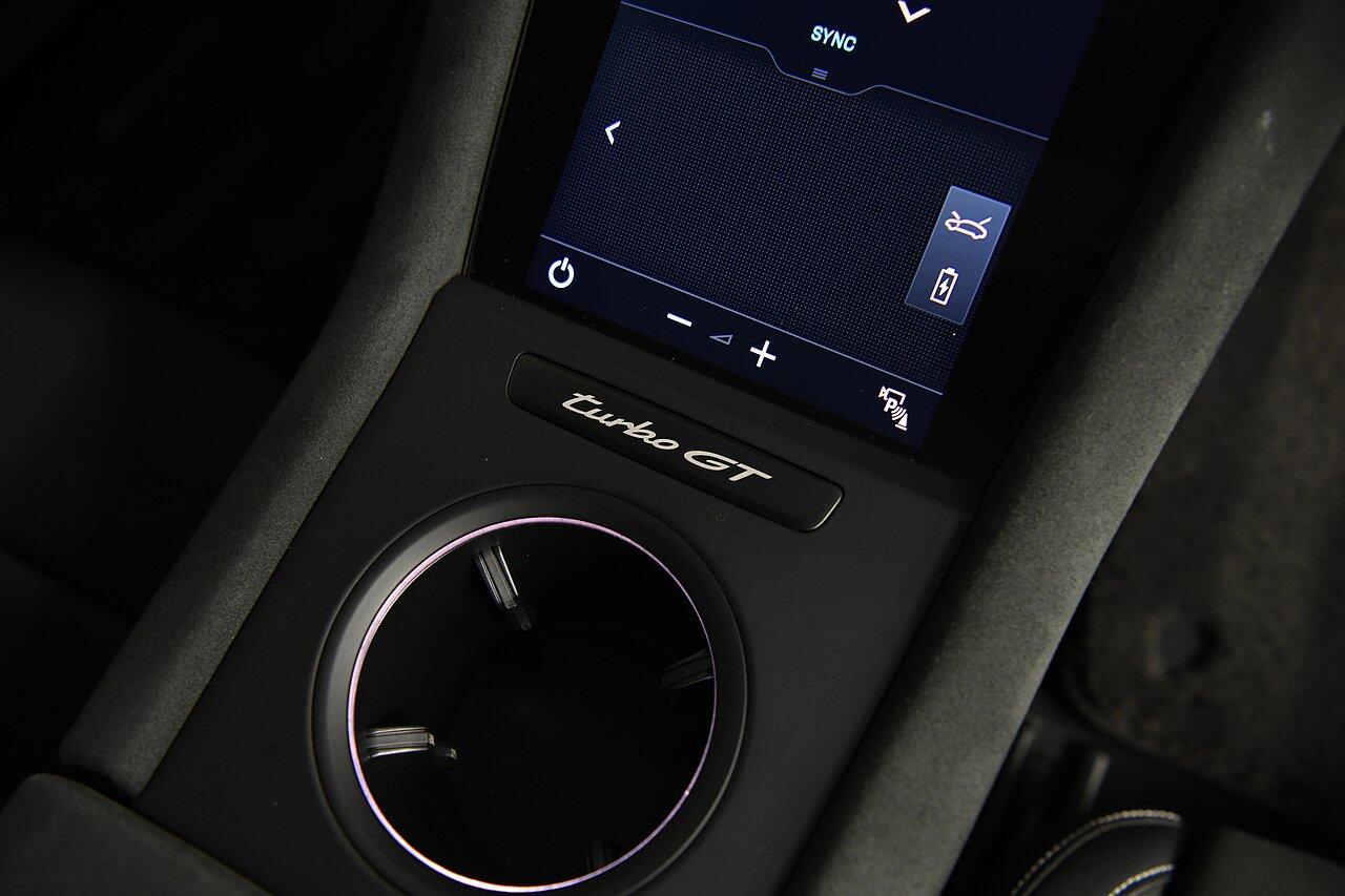 Porsche Taycan view 36