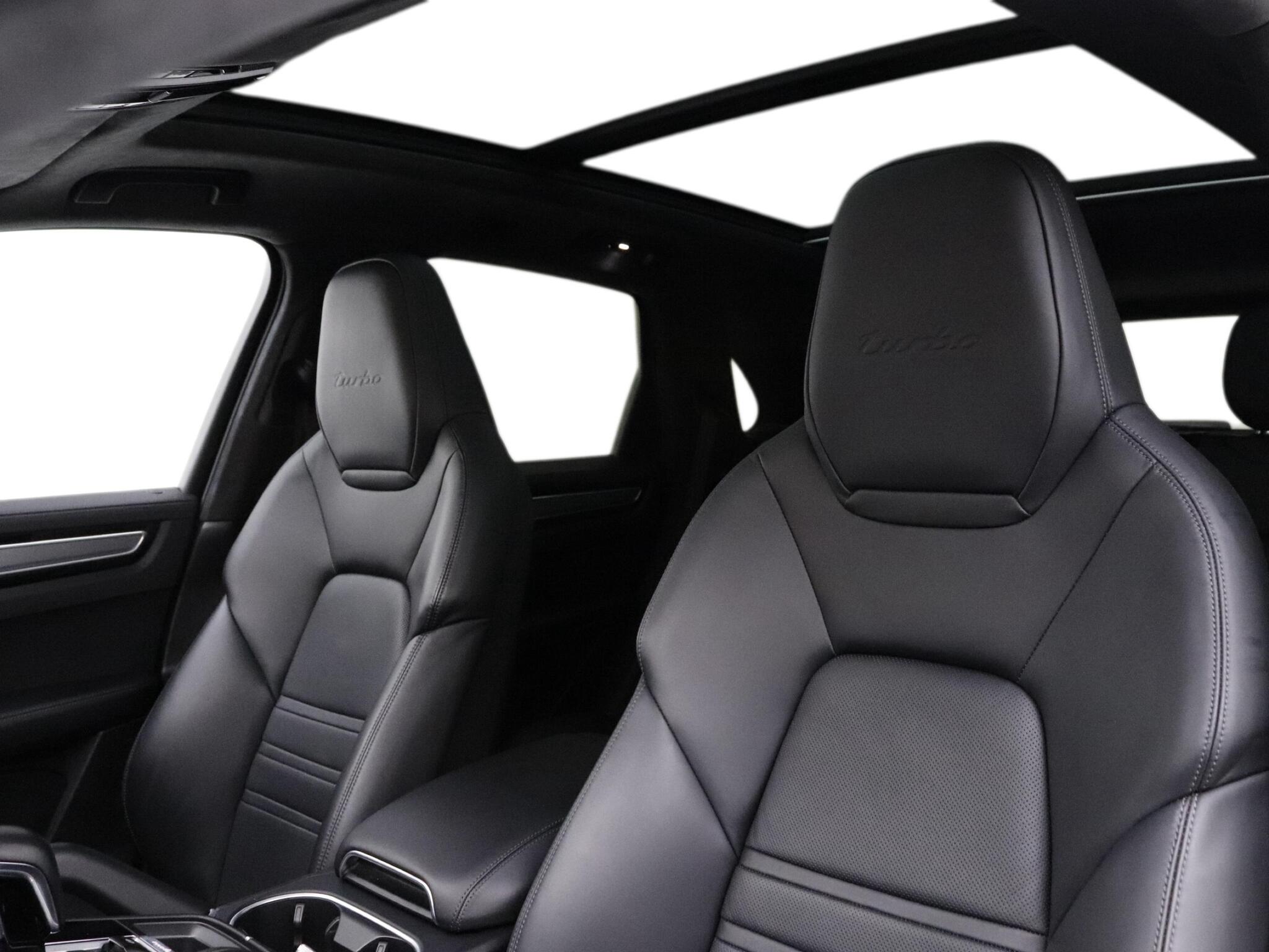 Porsche Cayenne view 14