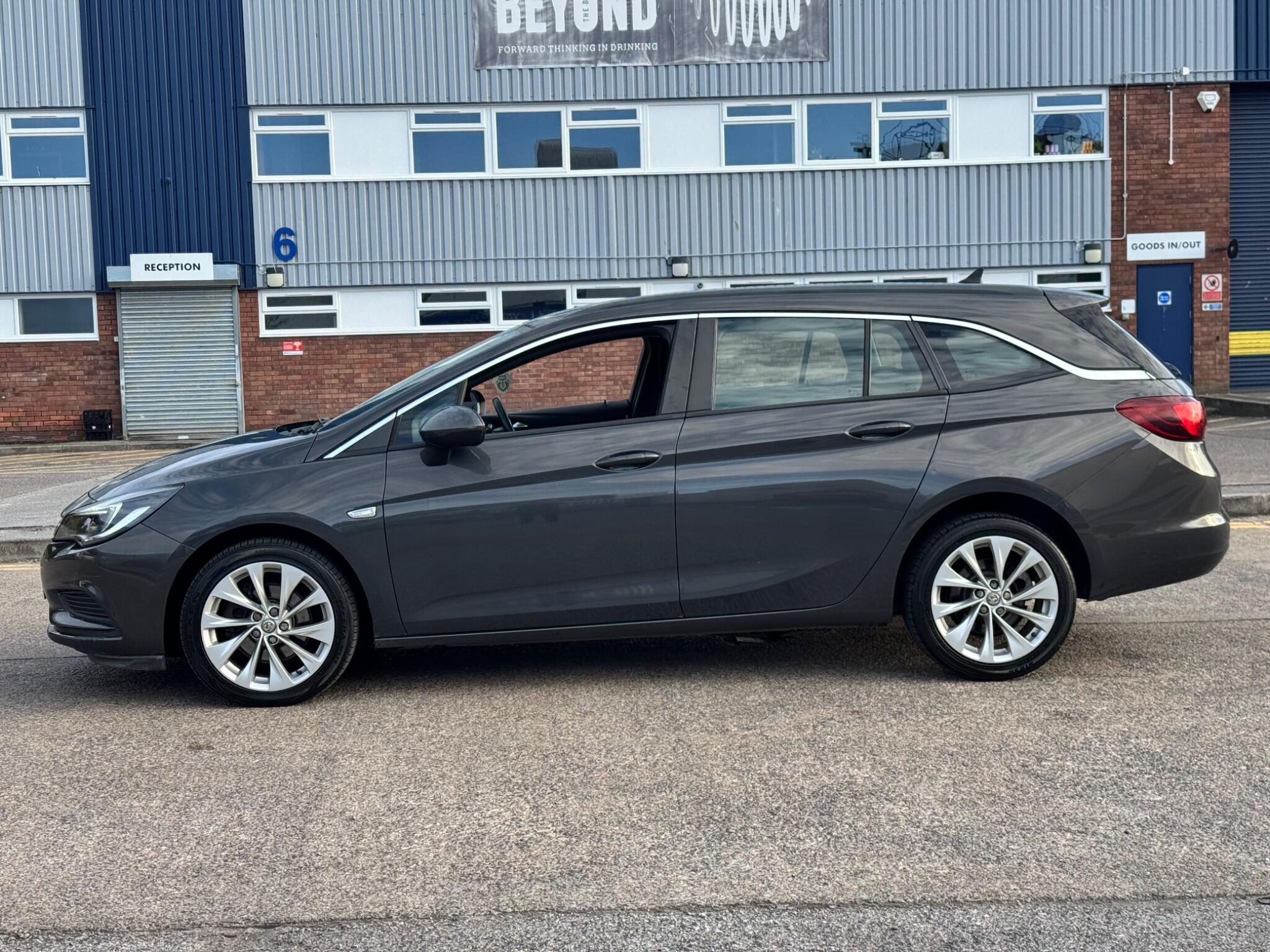 Vauxhall Astra view 9