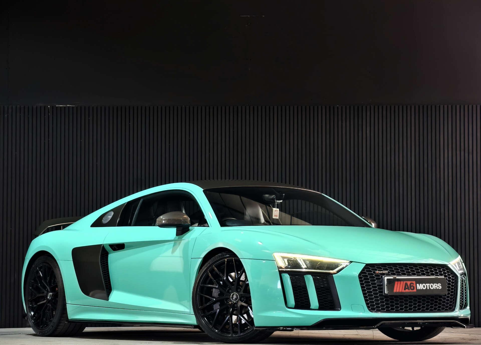 Audi R8 view 7