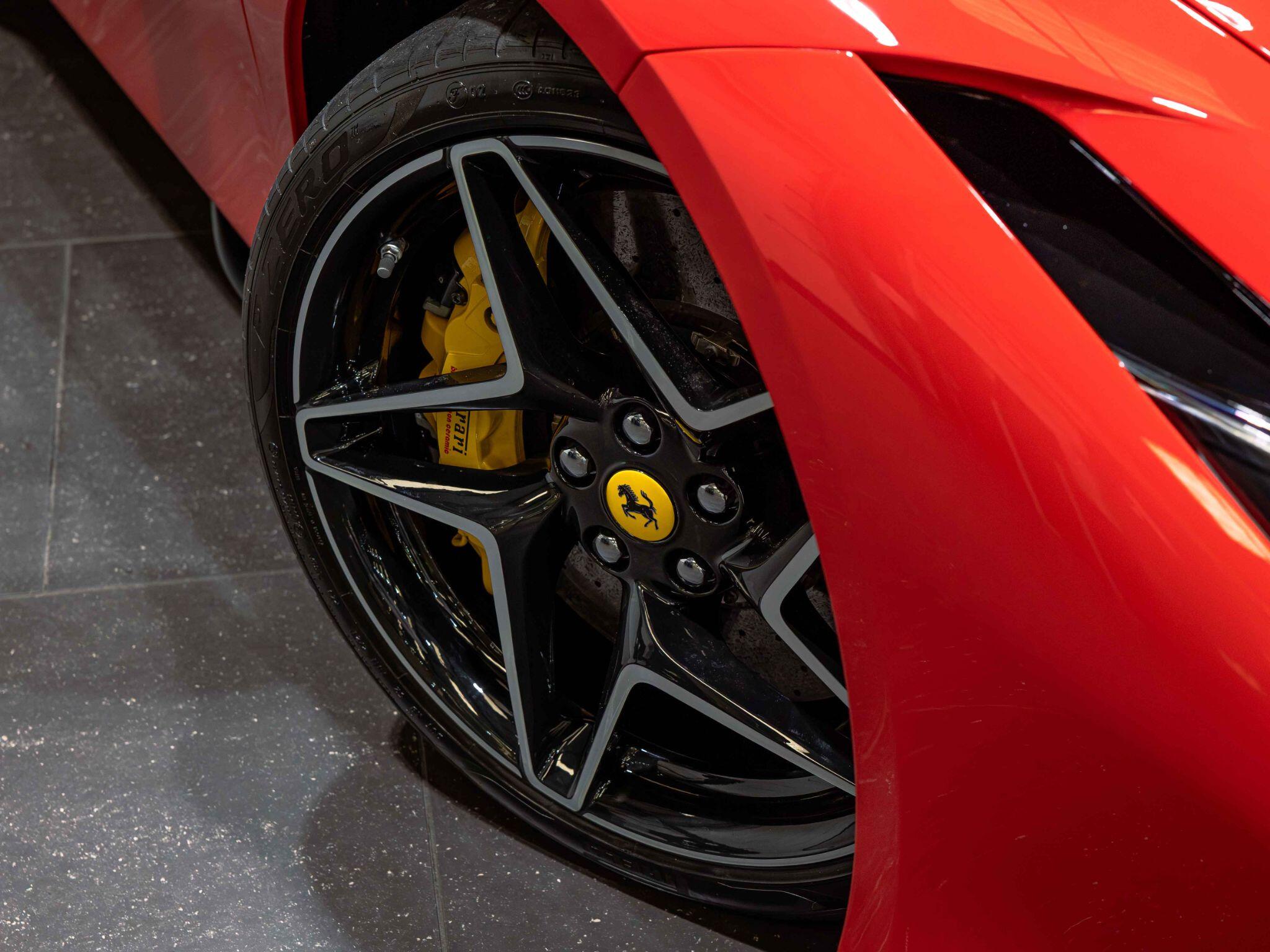 Ferrari F8 Spider view 18