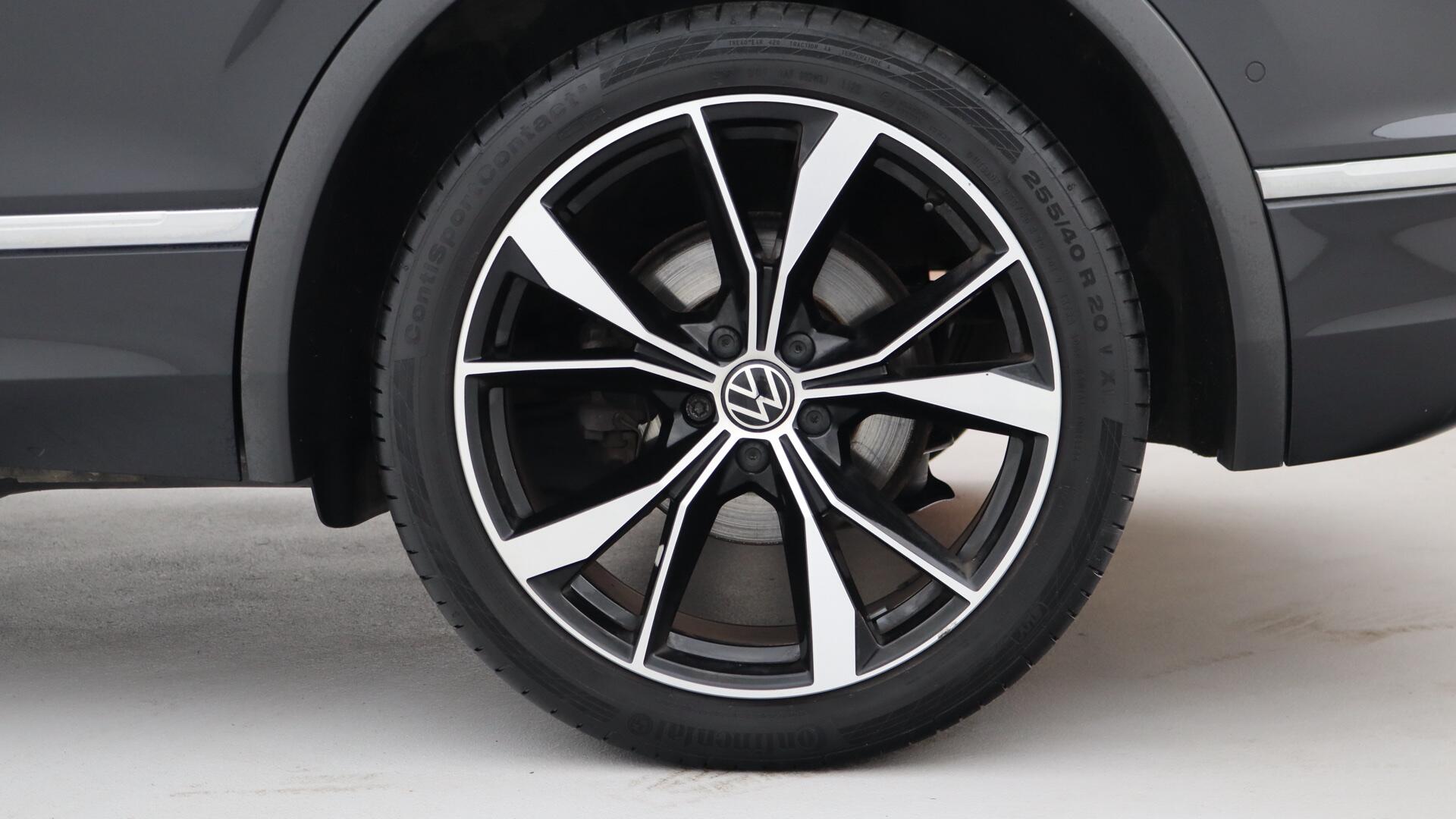 Volkswagen Tiguan view 9