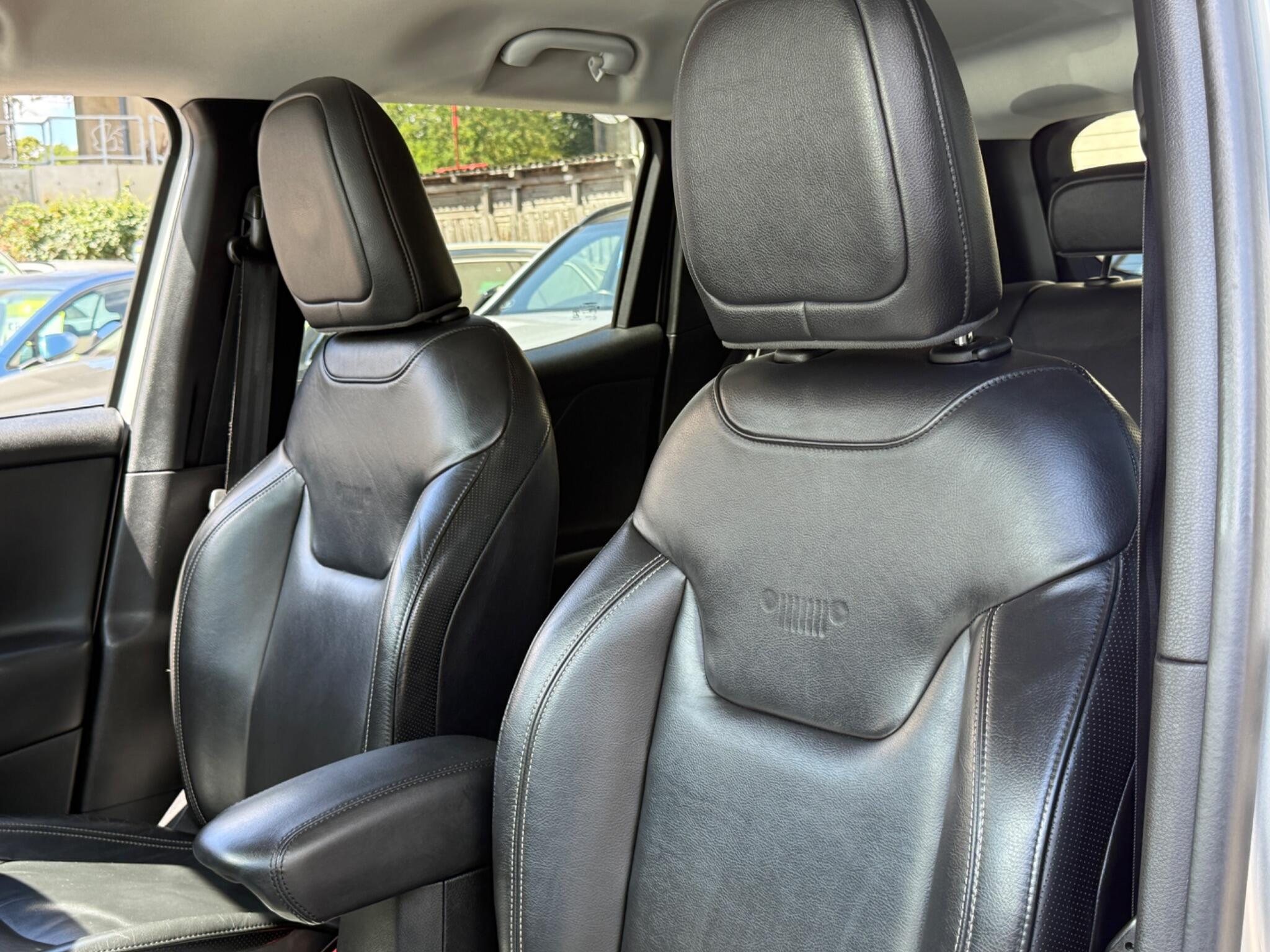Jeep Renegade - Image 45